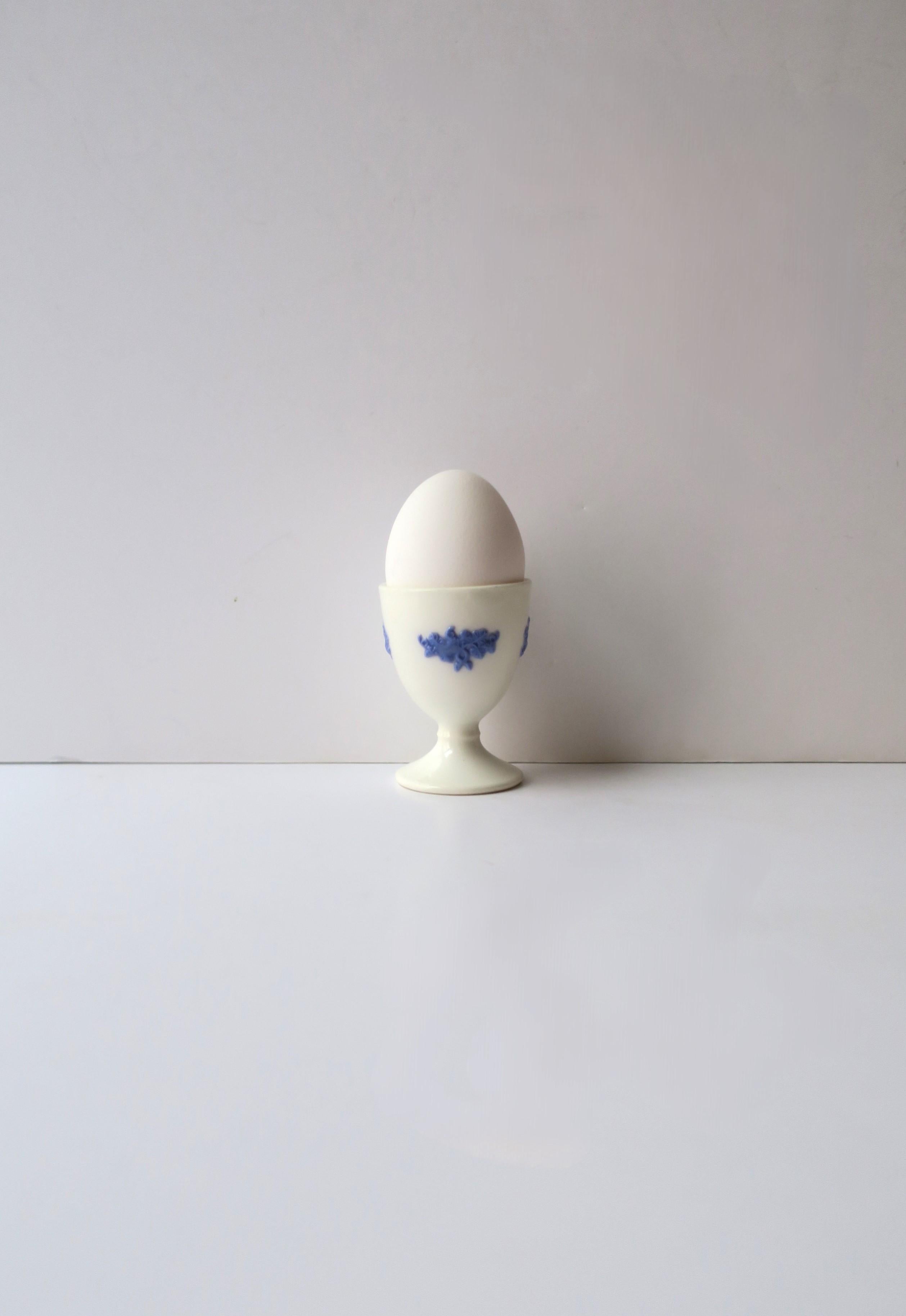 Victorian Blue and White Porcelain Egg Holder Cup For Sale