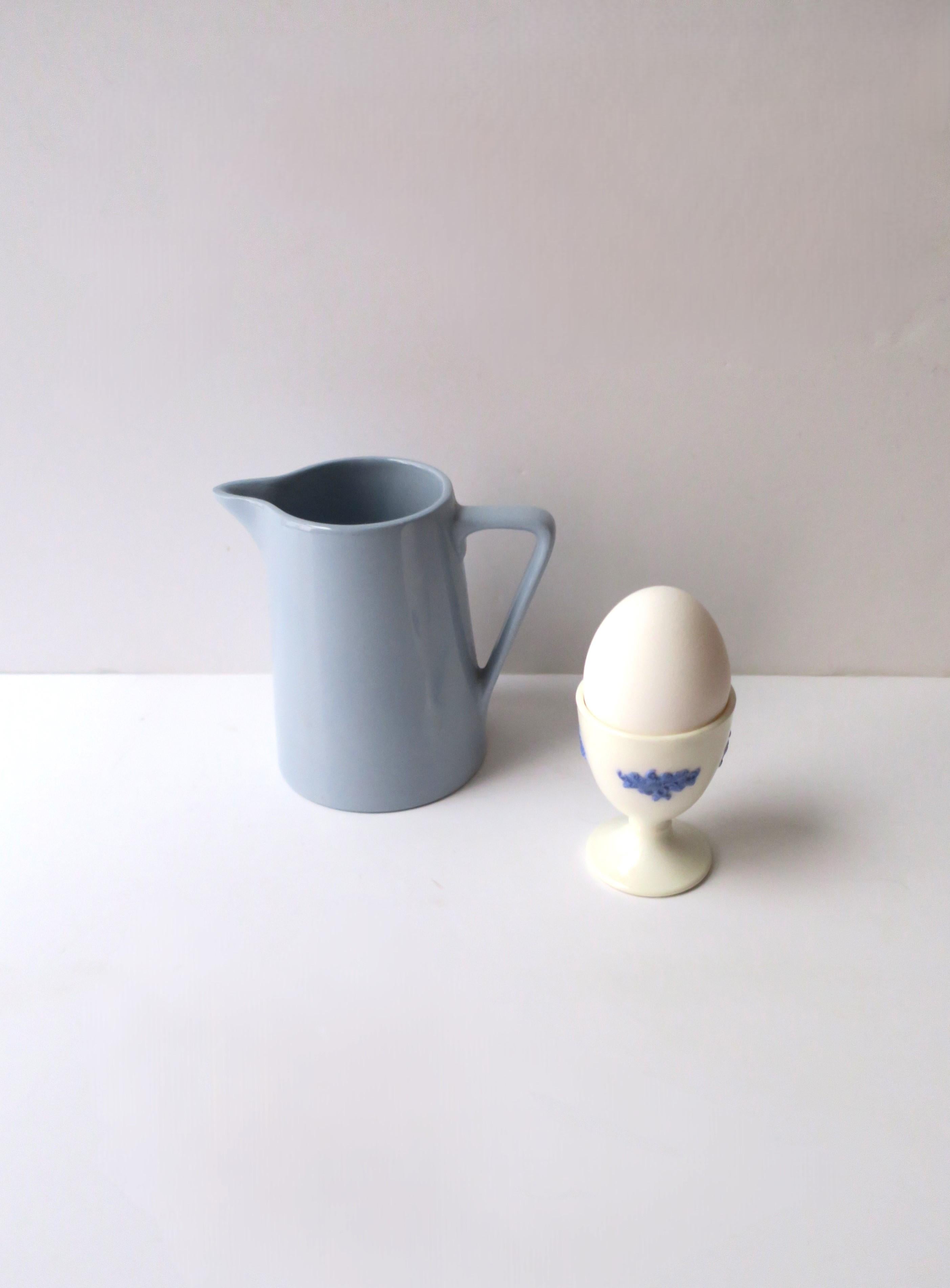 20th Century Blue and White Porcelain Egg Holder Cup For Sale