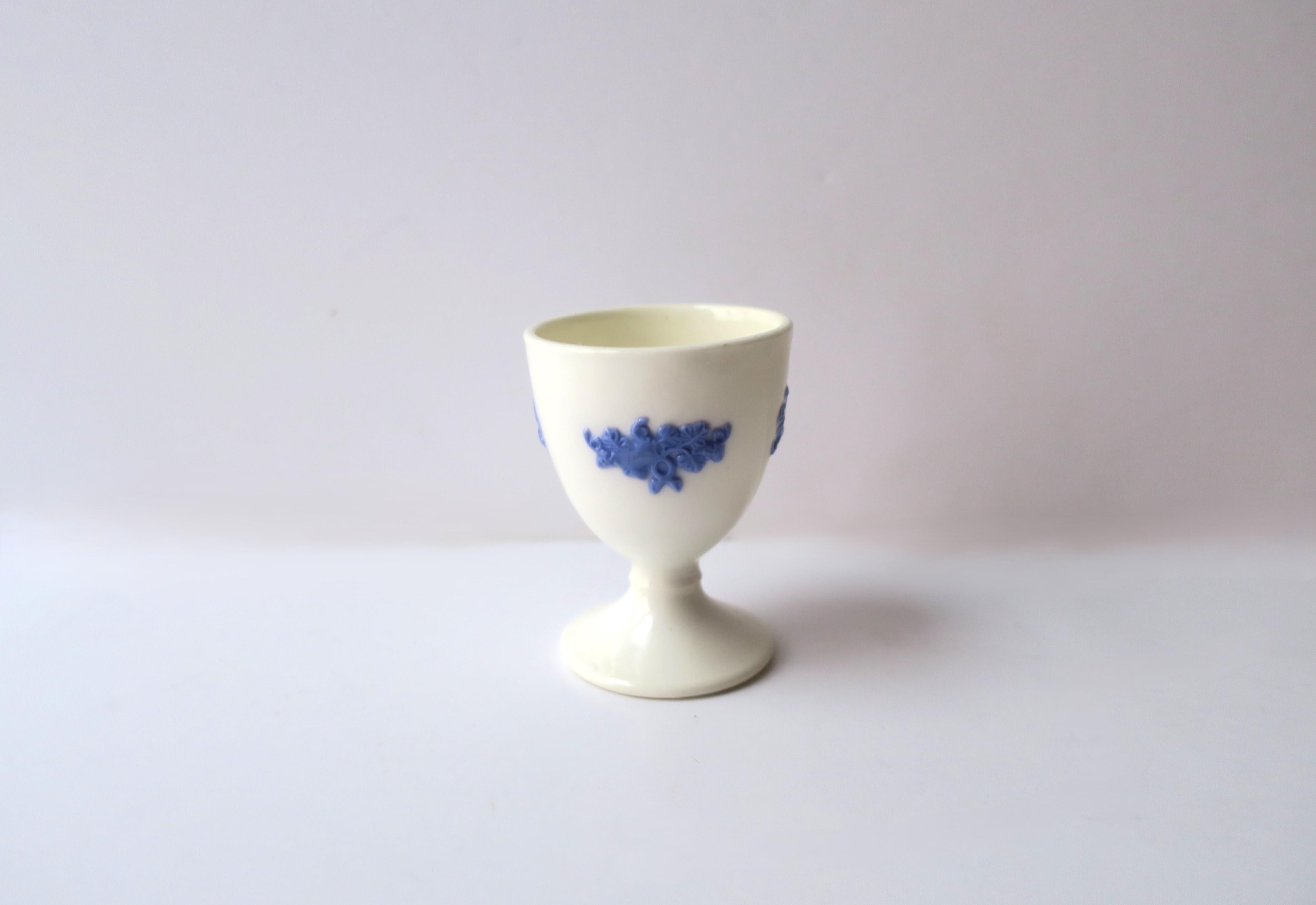 Blue and White Porcelain Egg Holder Cup For Sale 1
