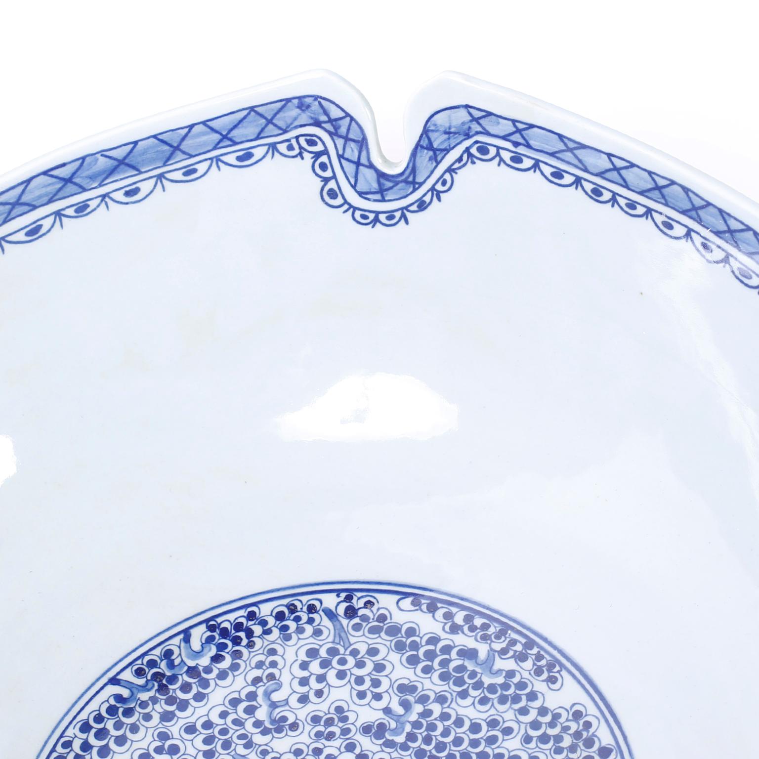 Blue and White Porcelain Fruit Bowl (Handbemalt)