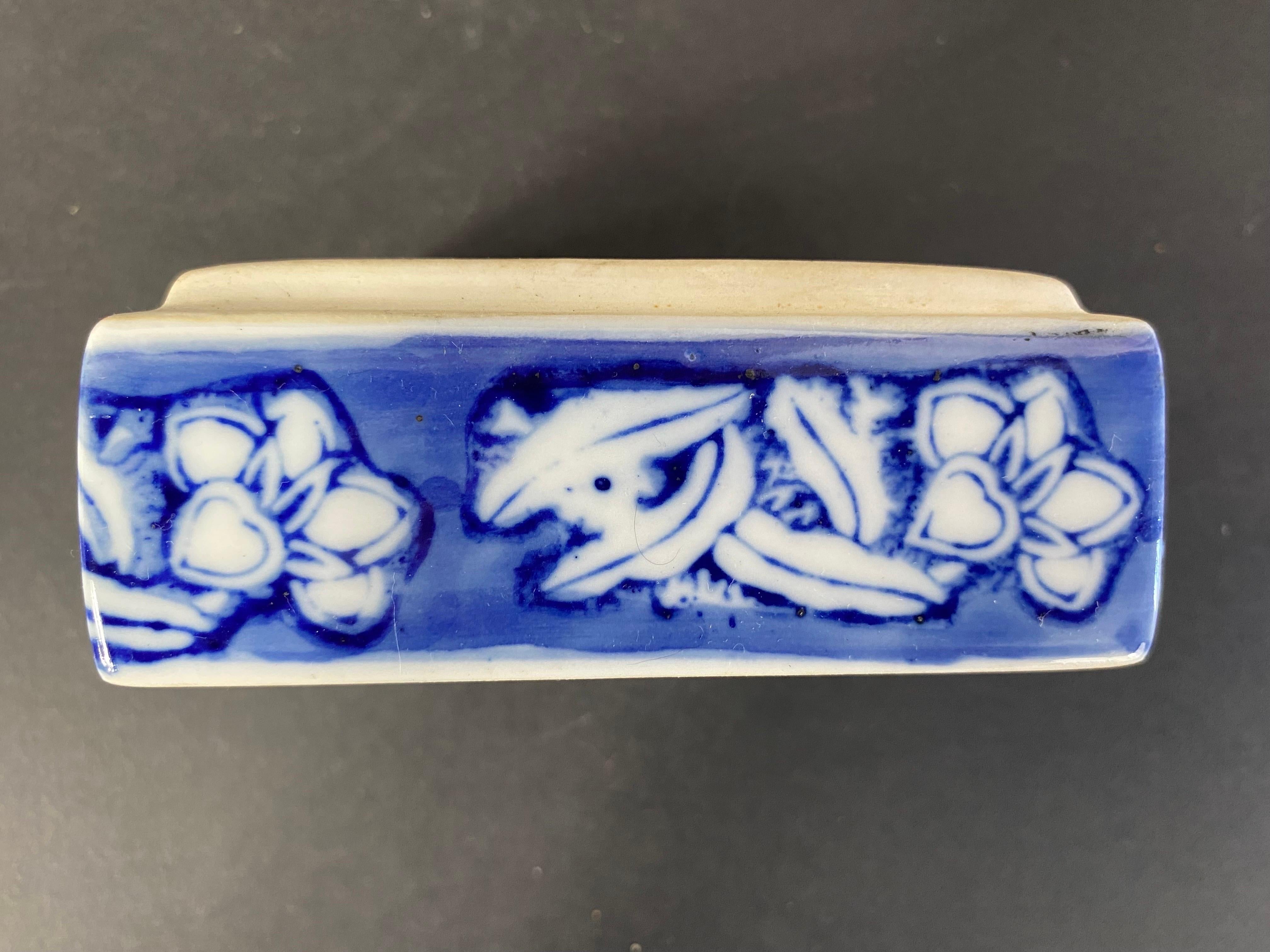 Blue and White Porcelain Ink Writing Jewerly Box - China 1900 Asian art XXth For Sale 3