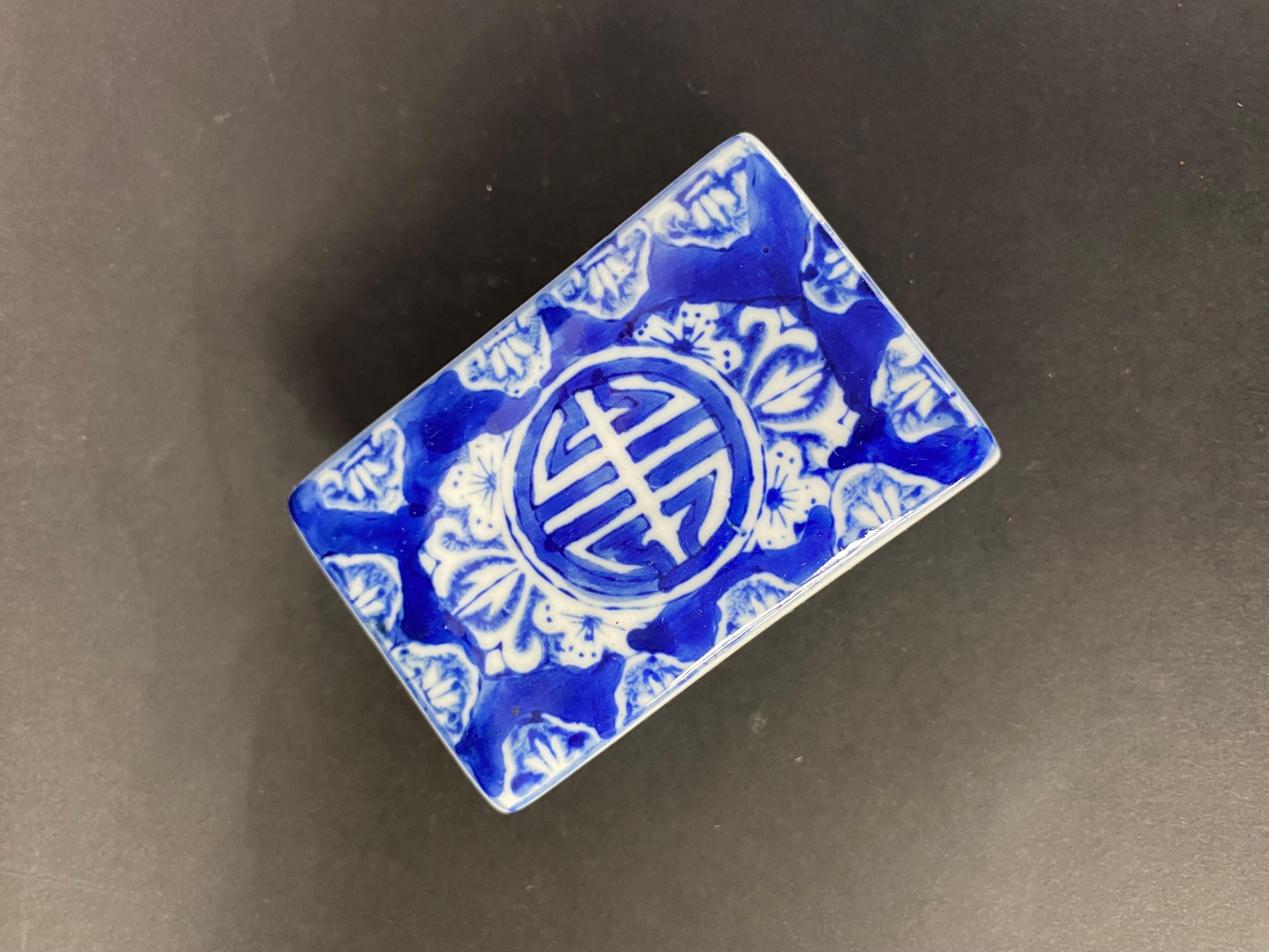 Blue and White Porcelain Ink Writing Jewerly Box - China 1900 Asian art XXth In Good Condition For Sale In Beuzevillette, FR