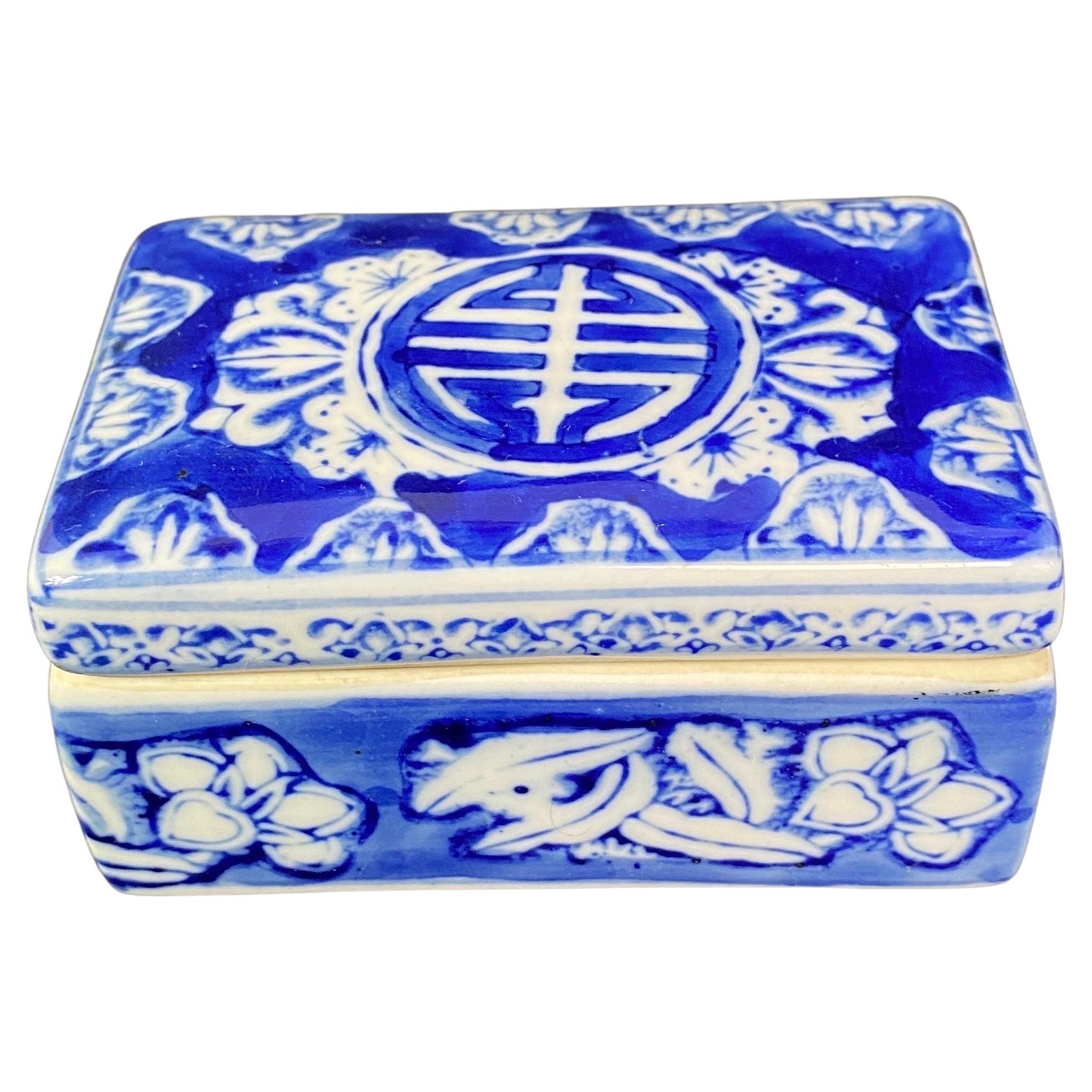 Blue and White Porcelain Ink Writing Jewerly Box - China 1900 Asian art XXth For Sale
