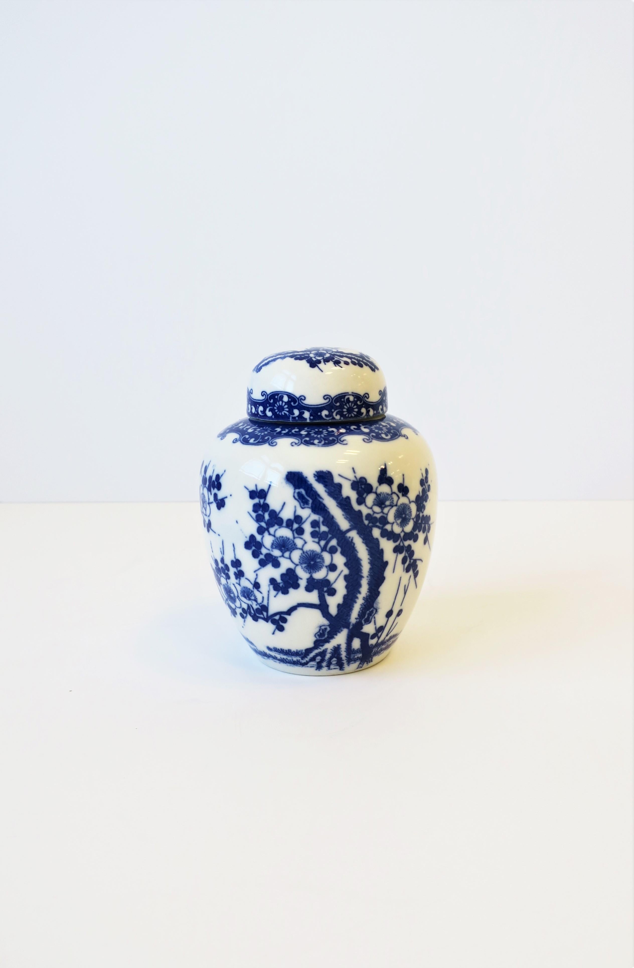 Blue and White Porcelain Japanese Ginger Jars, Set 4