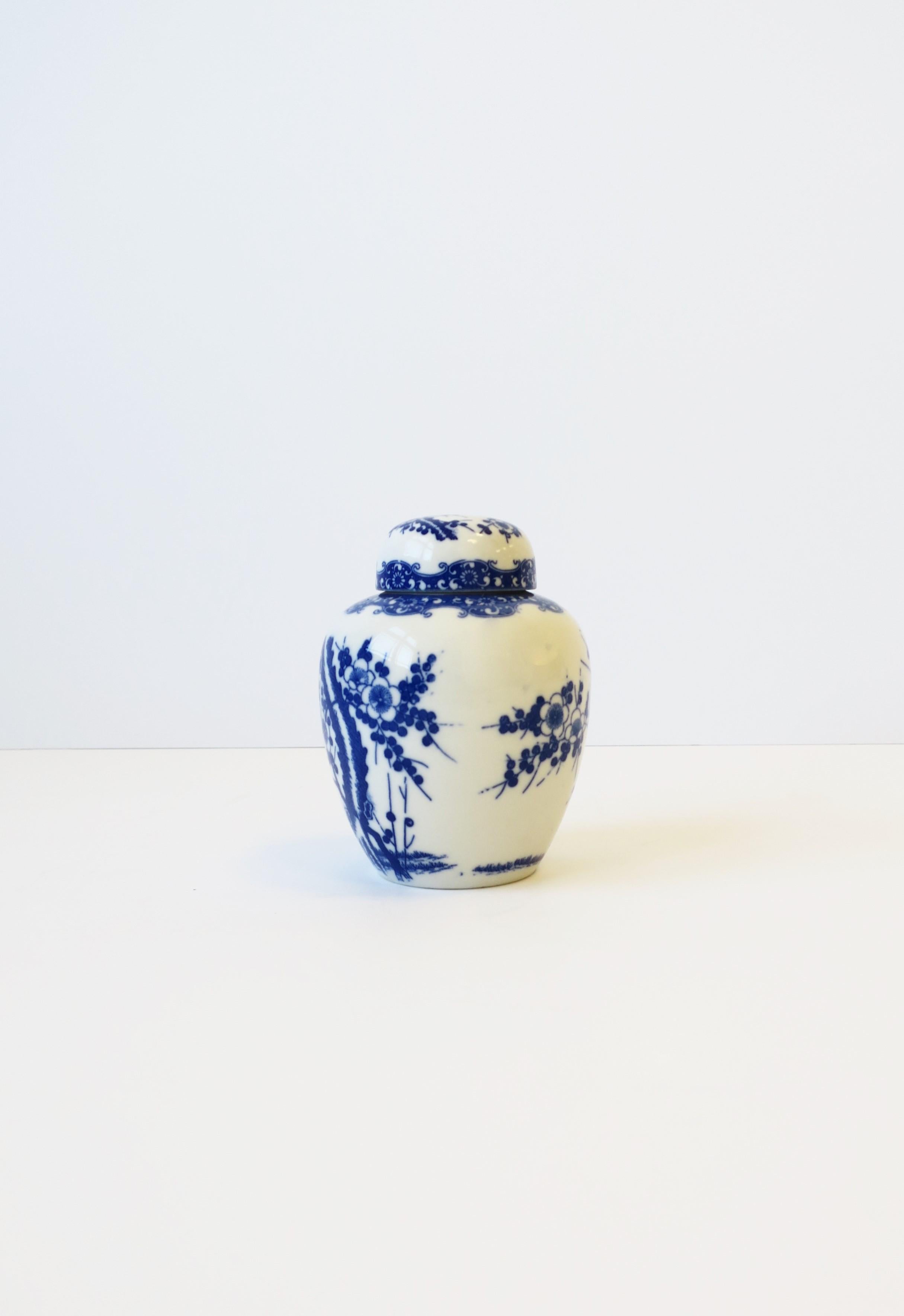 Blue and White Porcelain Japanese Ginger Jars, Set 6