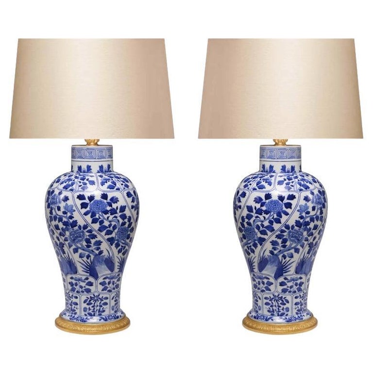 Blue and White Porcelain Lamp For Sale at 1stDibs