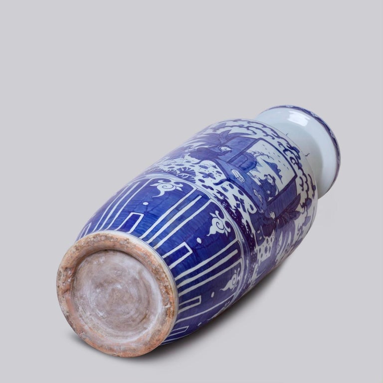 Blue and White Porcelain MalletShaped Floor Vase For Sale at 1stDibs