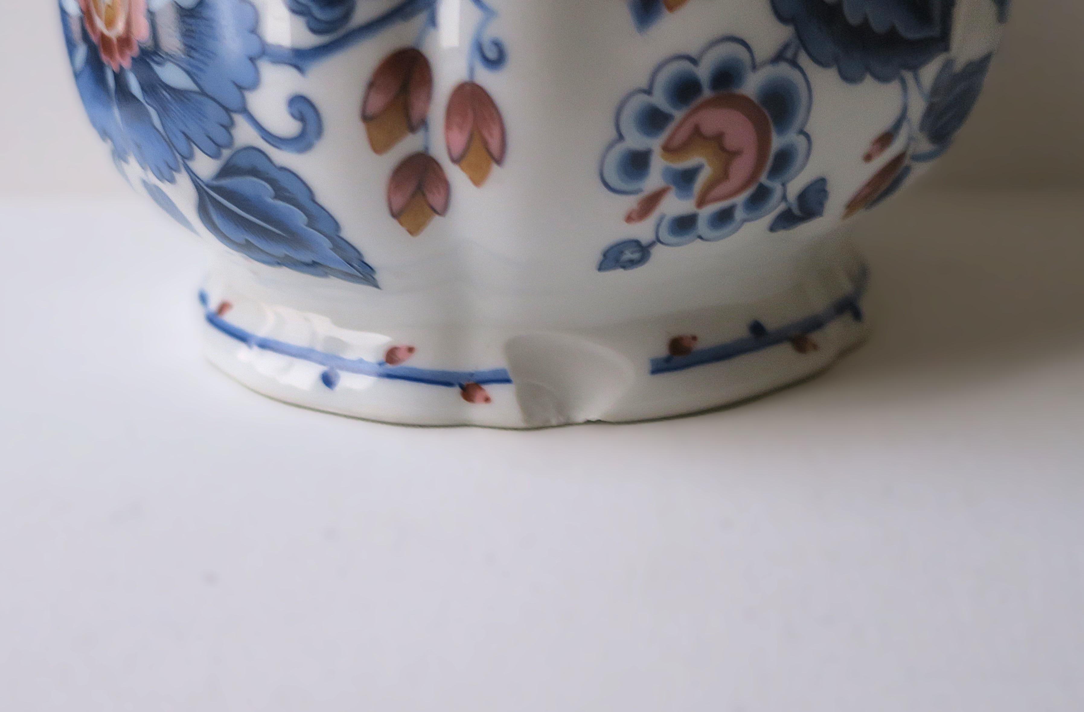 Cachepot in porcellana blu e bianca di Estee Lauder in vendita 1