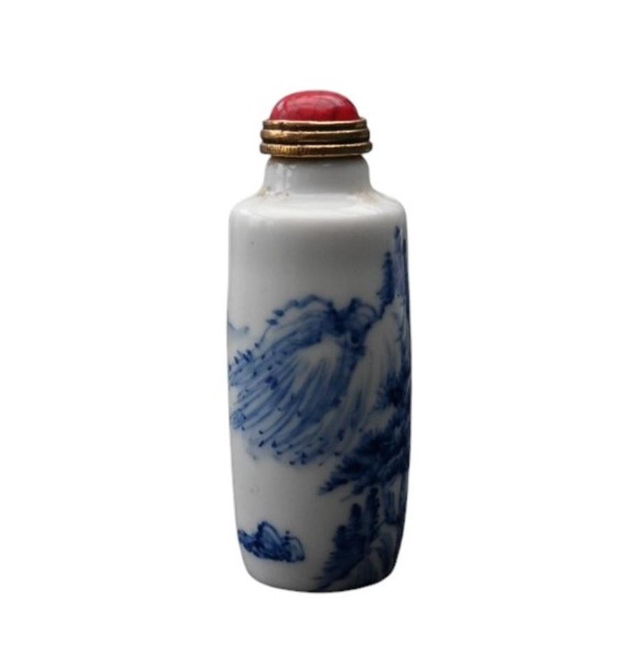 Schnupftabakflasche aus blauem und weißem Porzellan - Anfang des 20. (Qing-Dynastie) im Angebot