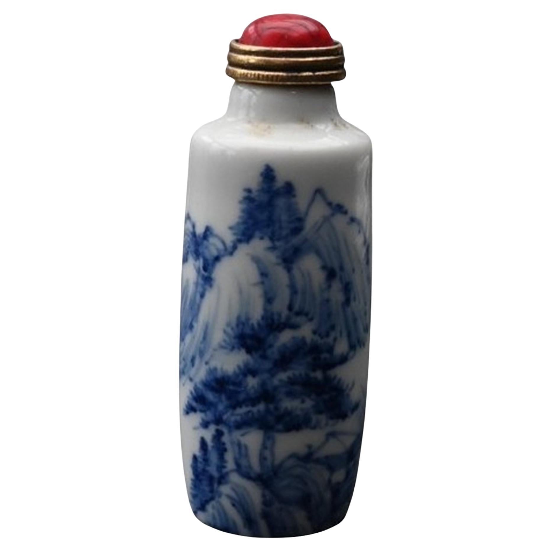 Bouteille à priser en porcelaine bleue et blanche - Début du 20e siècle