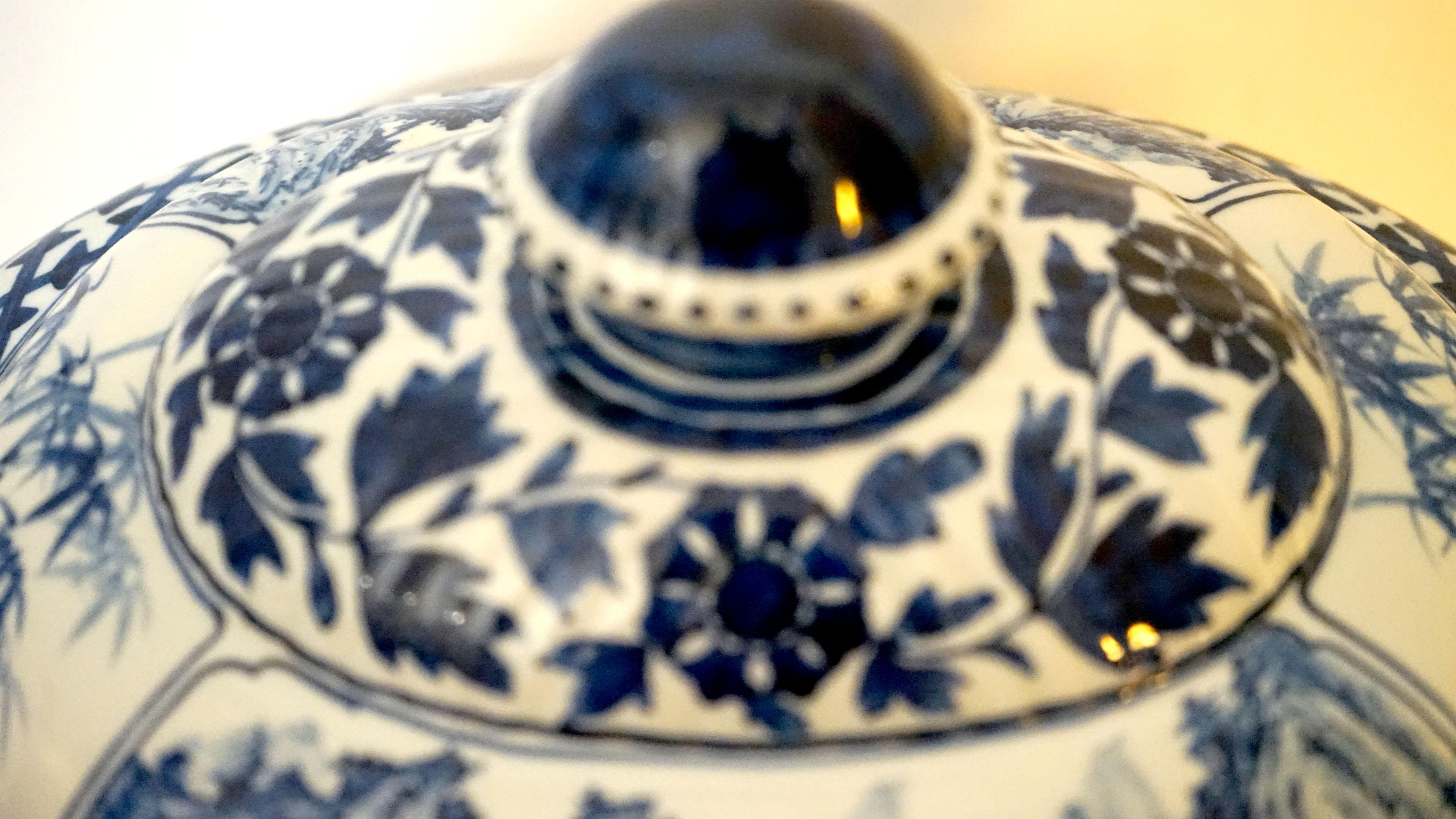 Chinese Export Blue and White Porcelain Soup Tureen with Underplate