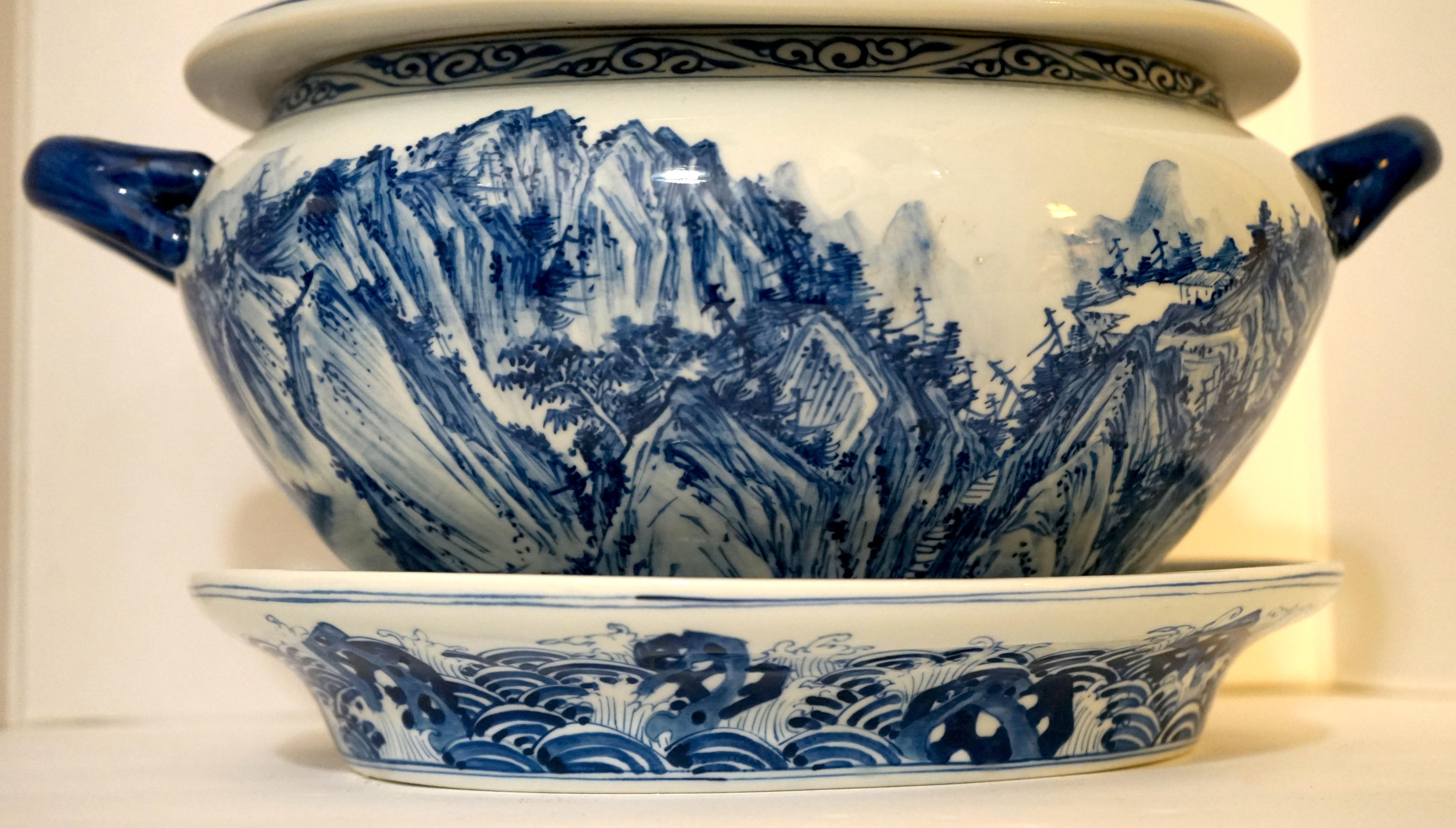 Chinese Blue and White Porcelain Soup Tureen with Underplate For Sale