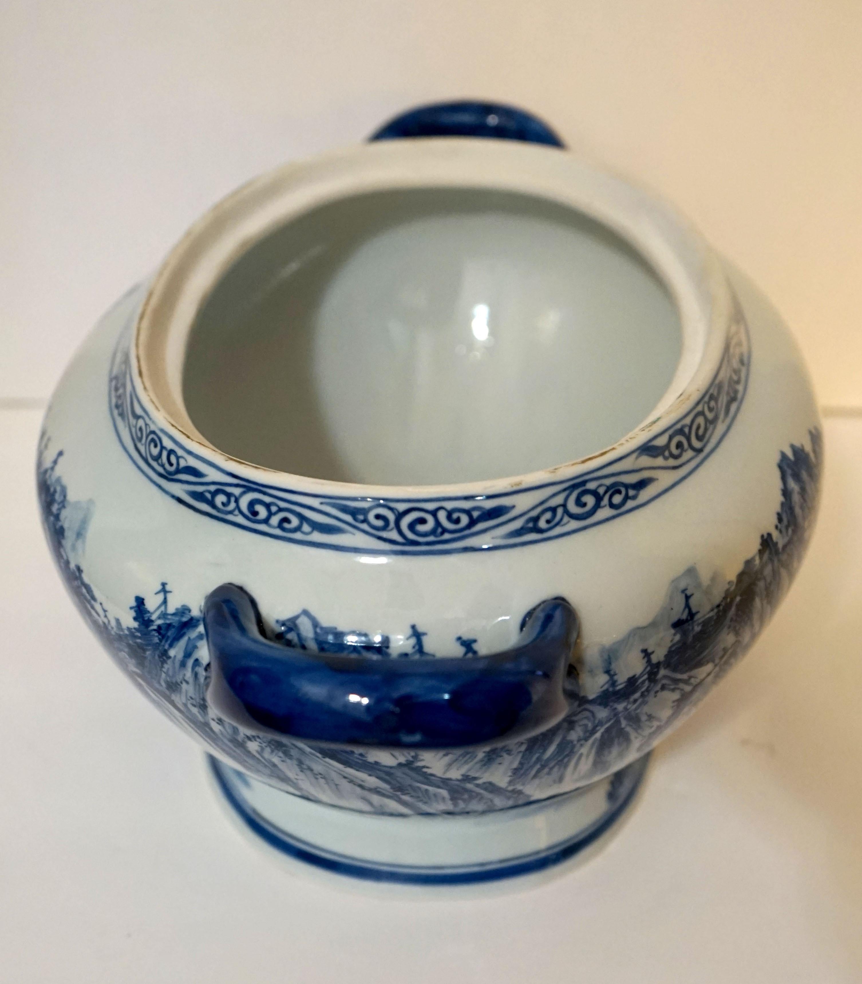 Blue and White Porcelain Soup Tureen with Underplate 1
