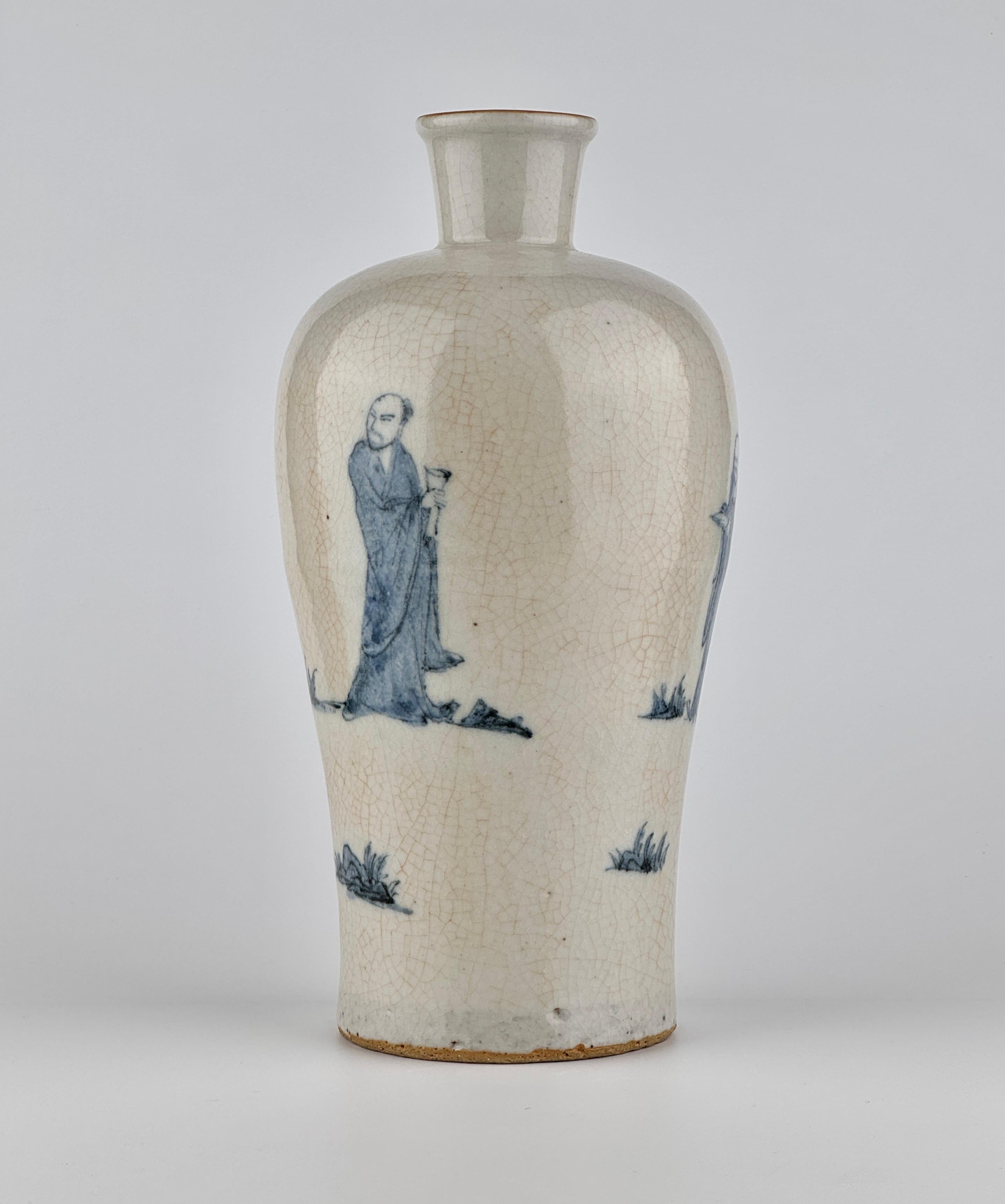 Vaso meiping in porcellana decorato in blu cobalto sottosmalto con studiosi e figure di accompagnatori in un paesaggio naturale. Lo smalto finemente screziato e le morbide pennellate evocano un senso di età e di eleganza letteraria. La base reca un