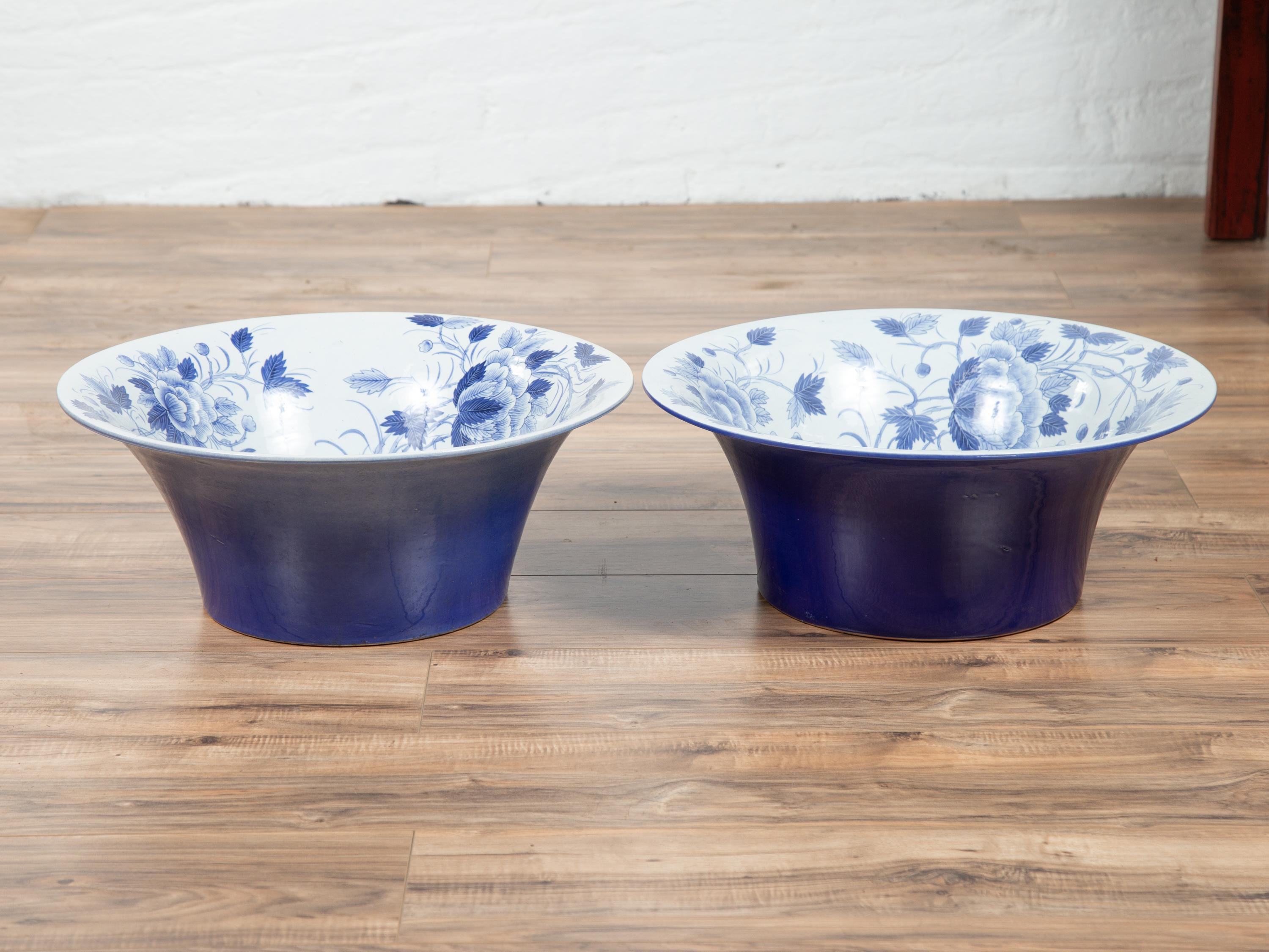 Blue and White Porcelain Wash Basin with Cobalt Blue Patina and Floral Motifs For Sale 5