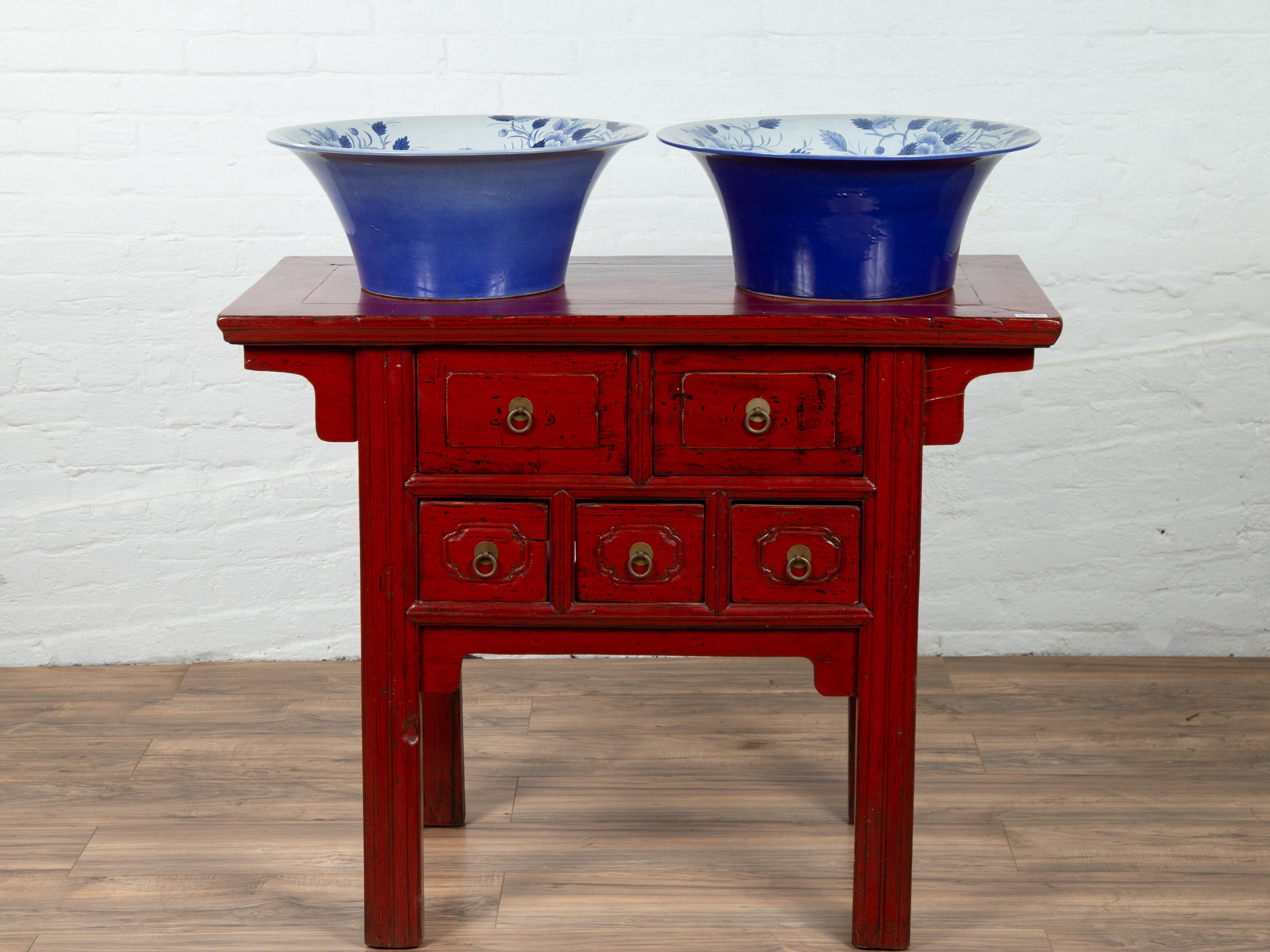 Blue and White Porcelain Wash Basin with Cobalt Blue Patina and Floral Motifs For Sale 6