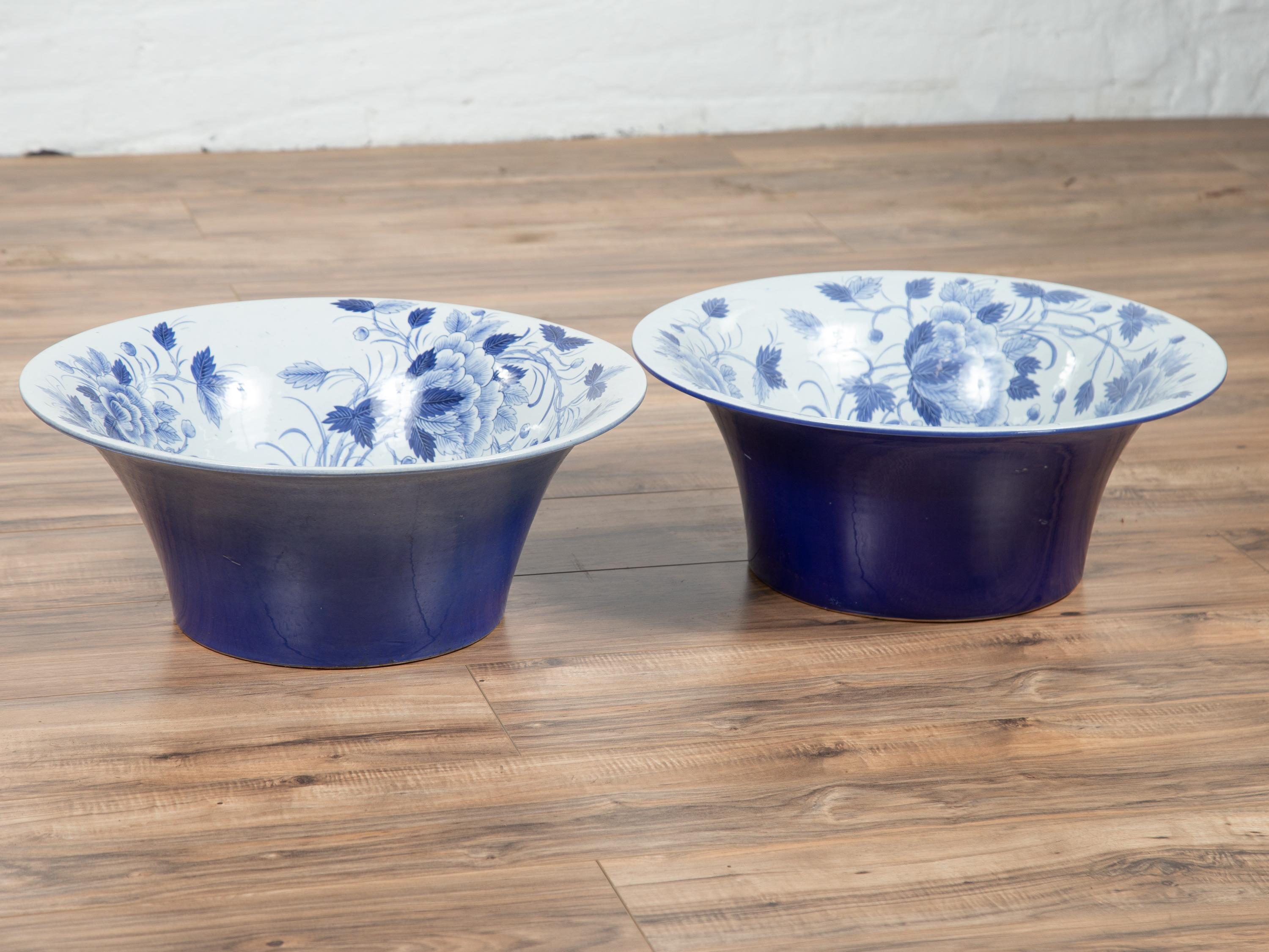 Blue and White Porcelain Wash Basin with Cobalt Blue Patina and Floral Motifs For Sale 3