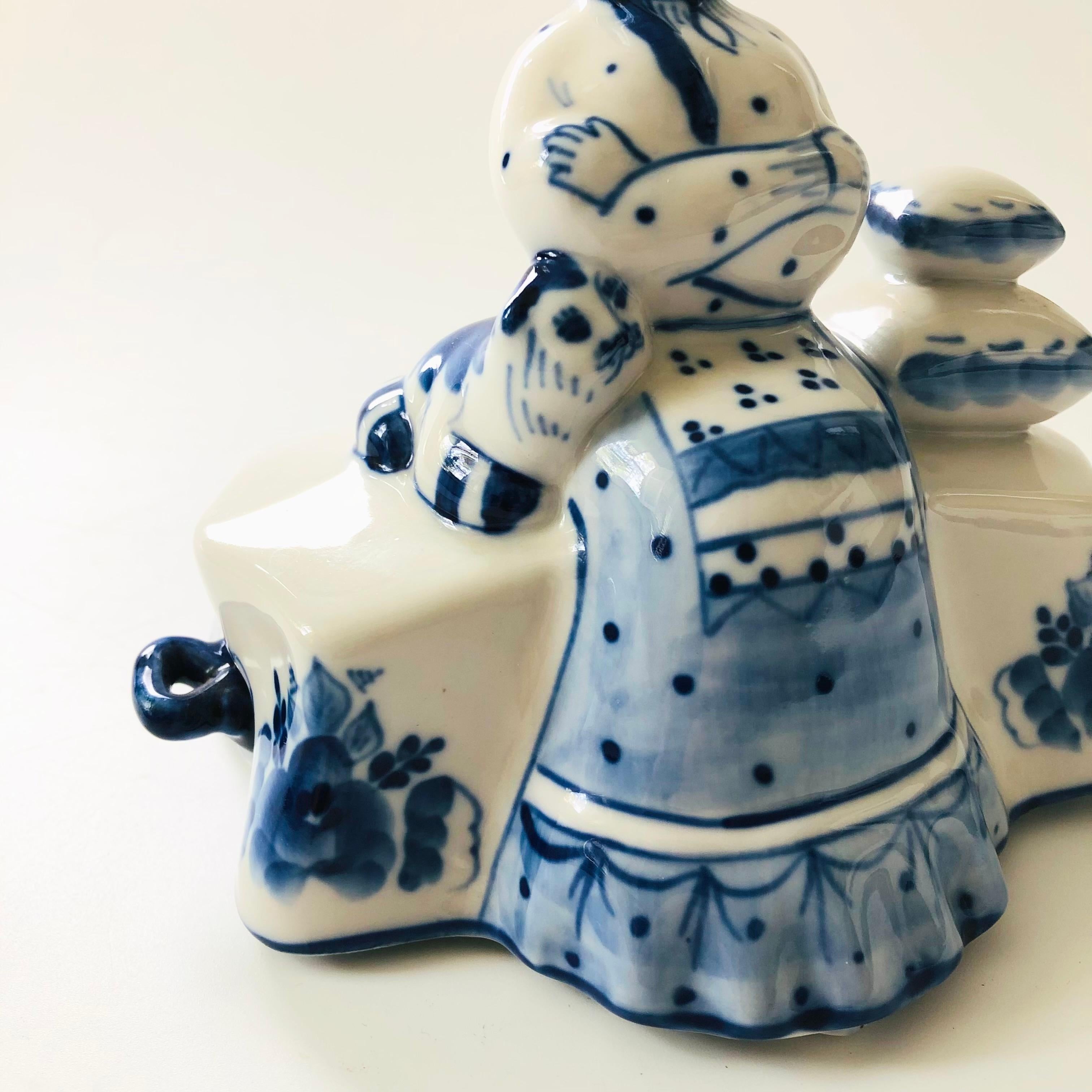 Blue and White Porcelain Woman Butter Dish 2