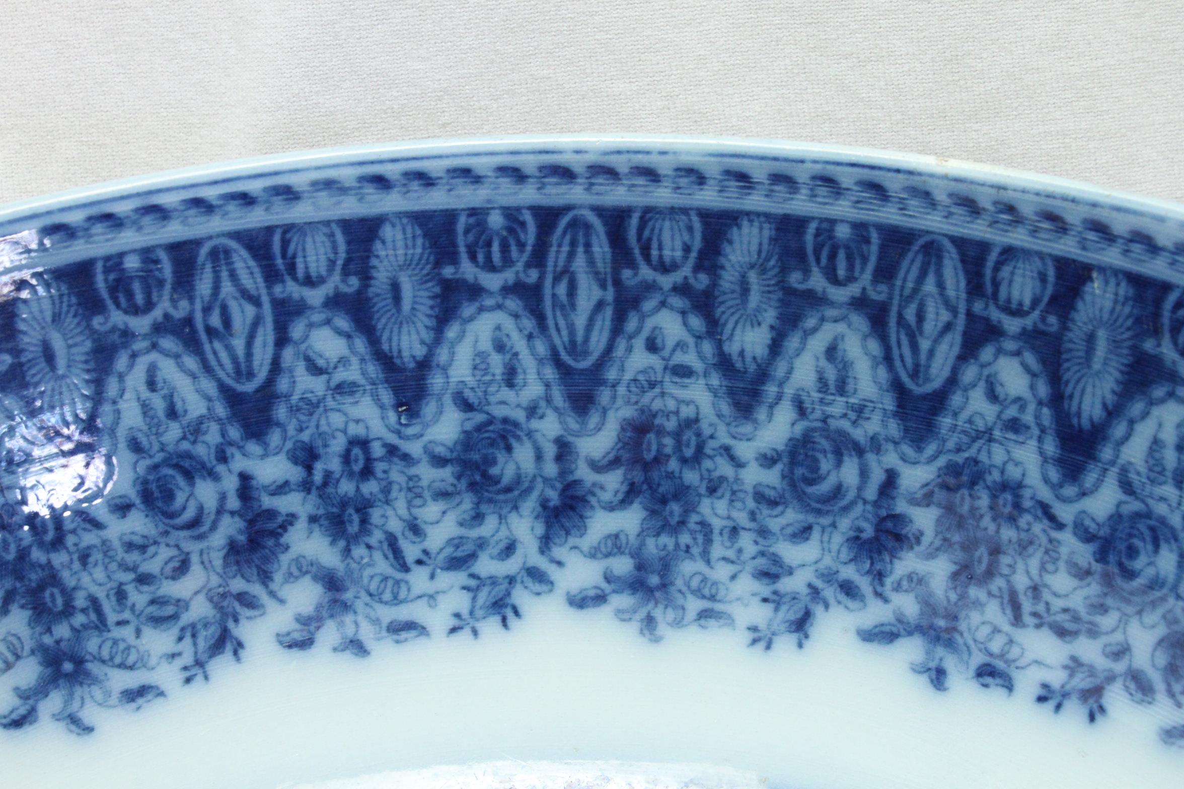 Chinoiseries Bol à punch bleu et blanc attribué à la poterie Herculaneum de Liverpool en vente
