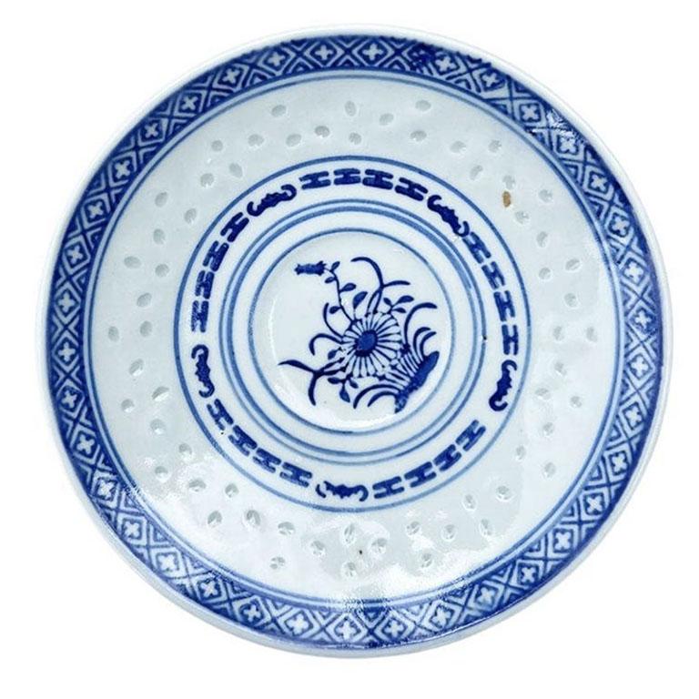 Blaue und weiße Chinoiserie-Dekoteller mit Reisauge - 2er-Set im Zustand „Gut“ im Angebot in Oklahoma City, OK