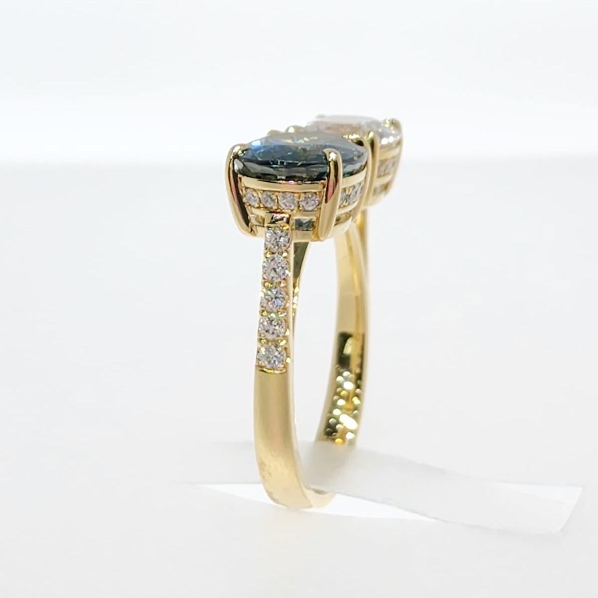 Oval Cut 6.27 Carat Blue and White Sapphire Toi Et Moi Diamond Ring 18 Karat Yellow Gold