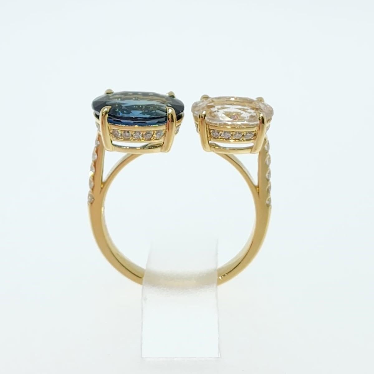 6.27 Carat Blue and White Sapphire Toi Et Moi Diamond Ring 18 Karat Yellow Gold In New Condition In Hong Kong, HK