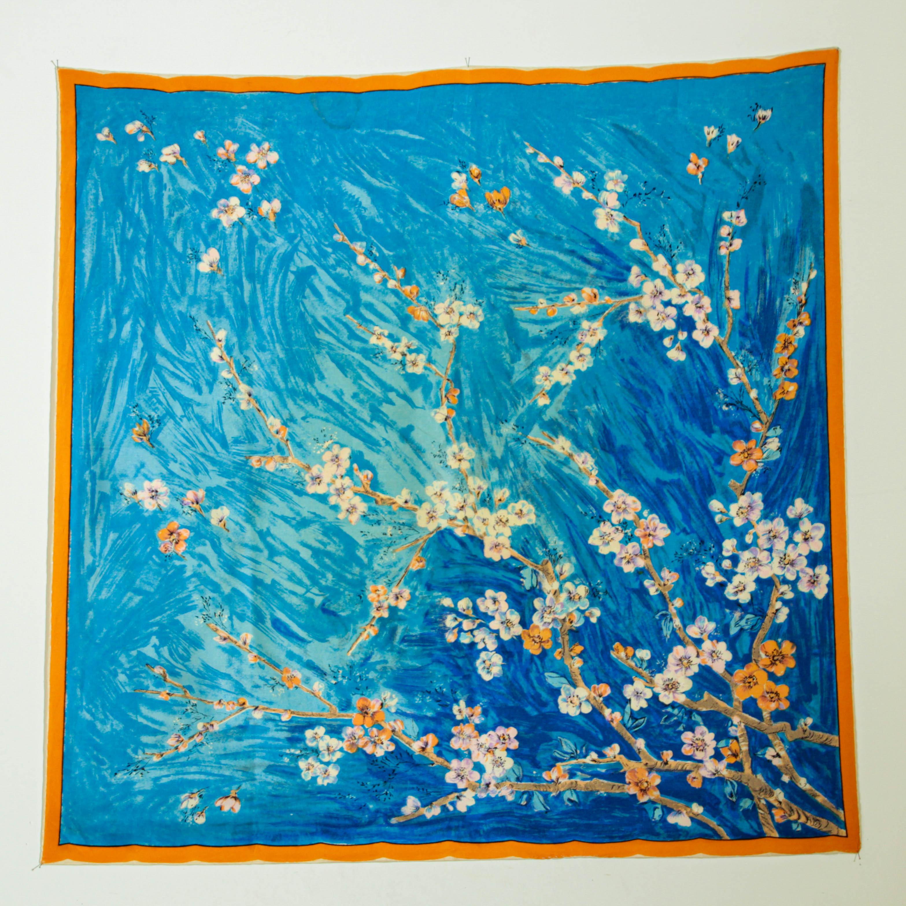 Sciarpa di seta blu e bianca con l'iconico dipinto di Vincent van Gogh 