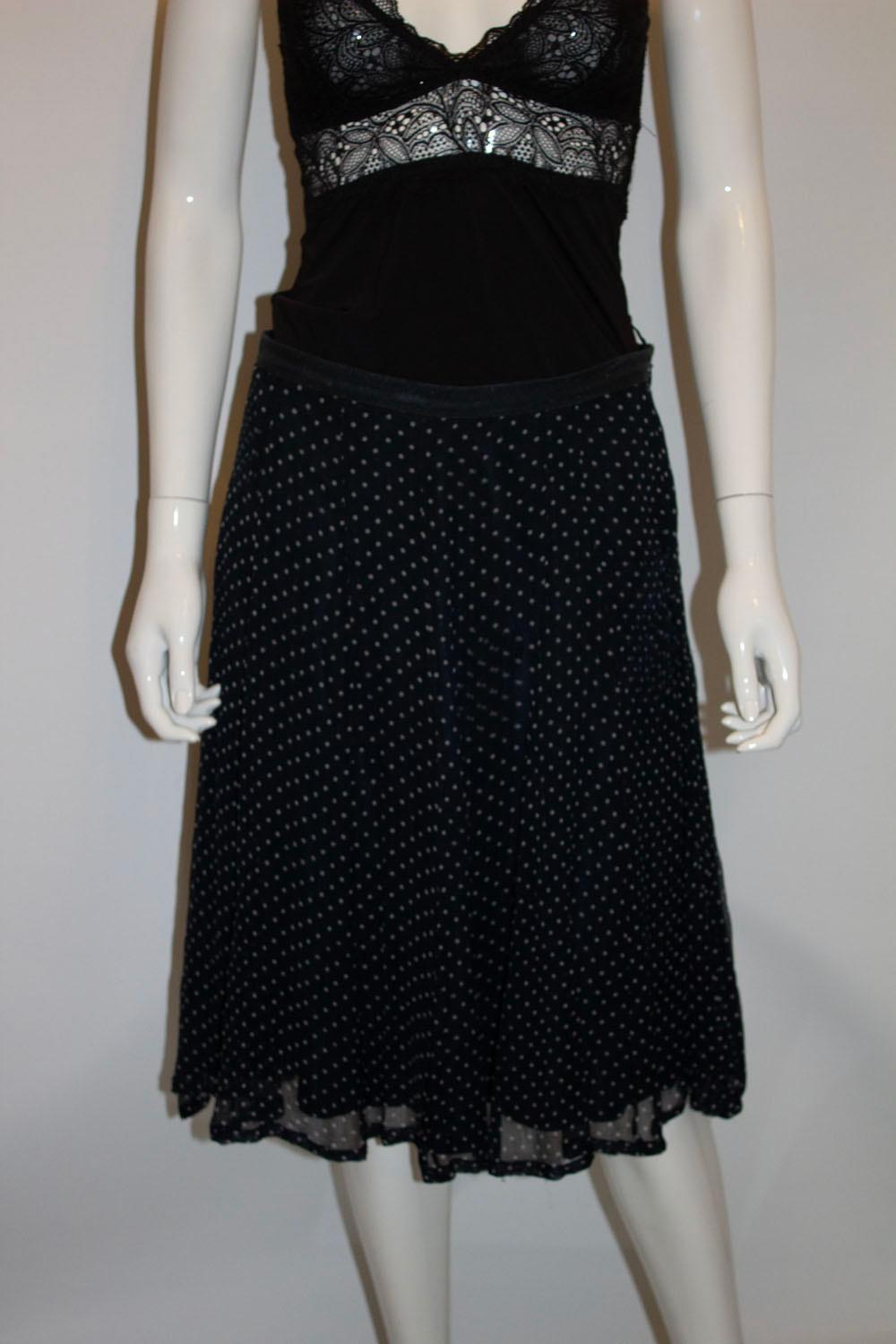 Blue and white silk spot skirt by Nicole Farhi In Good Condition For Sale In London, GB