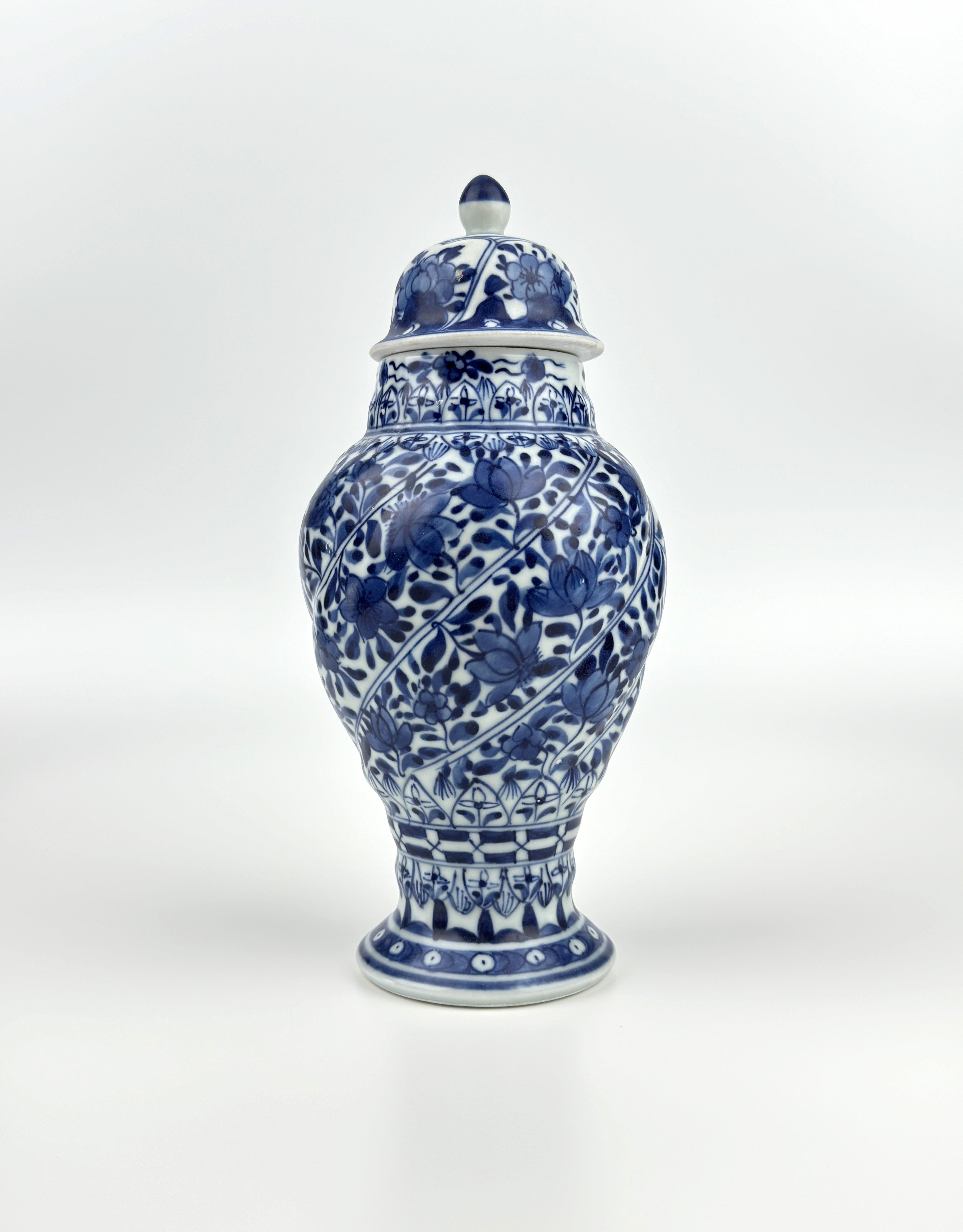 Chinoiserie Blue And White Spiral Vase, Qing Dynasty, Kangxi Era, Circa 1690 For Sale