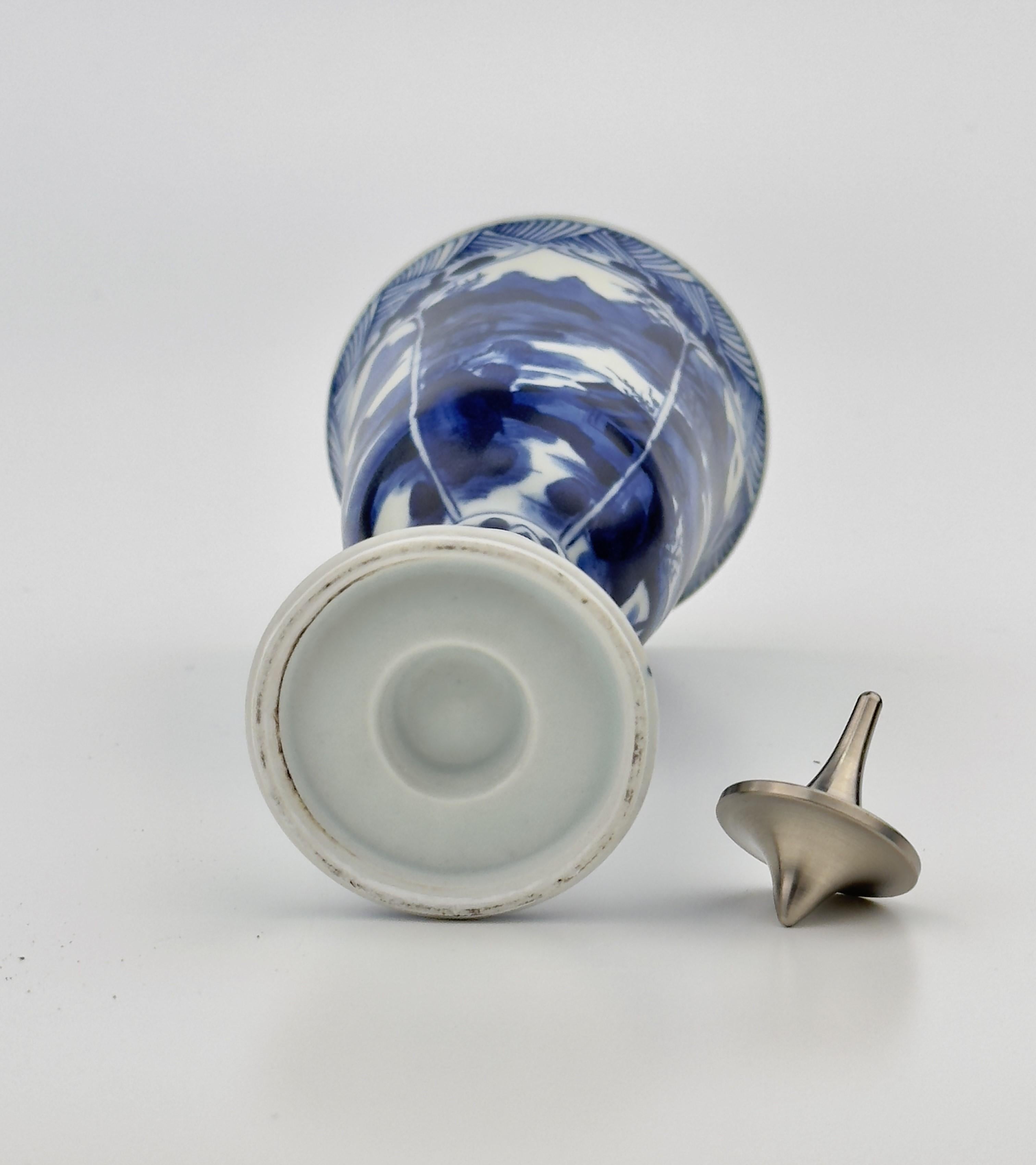 Ceramic Blue and White Stemcup, Qing Dynasty, Kangxi Era, circa 1690 For Sale