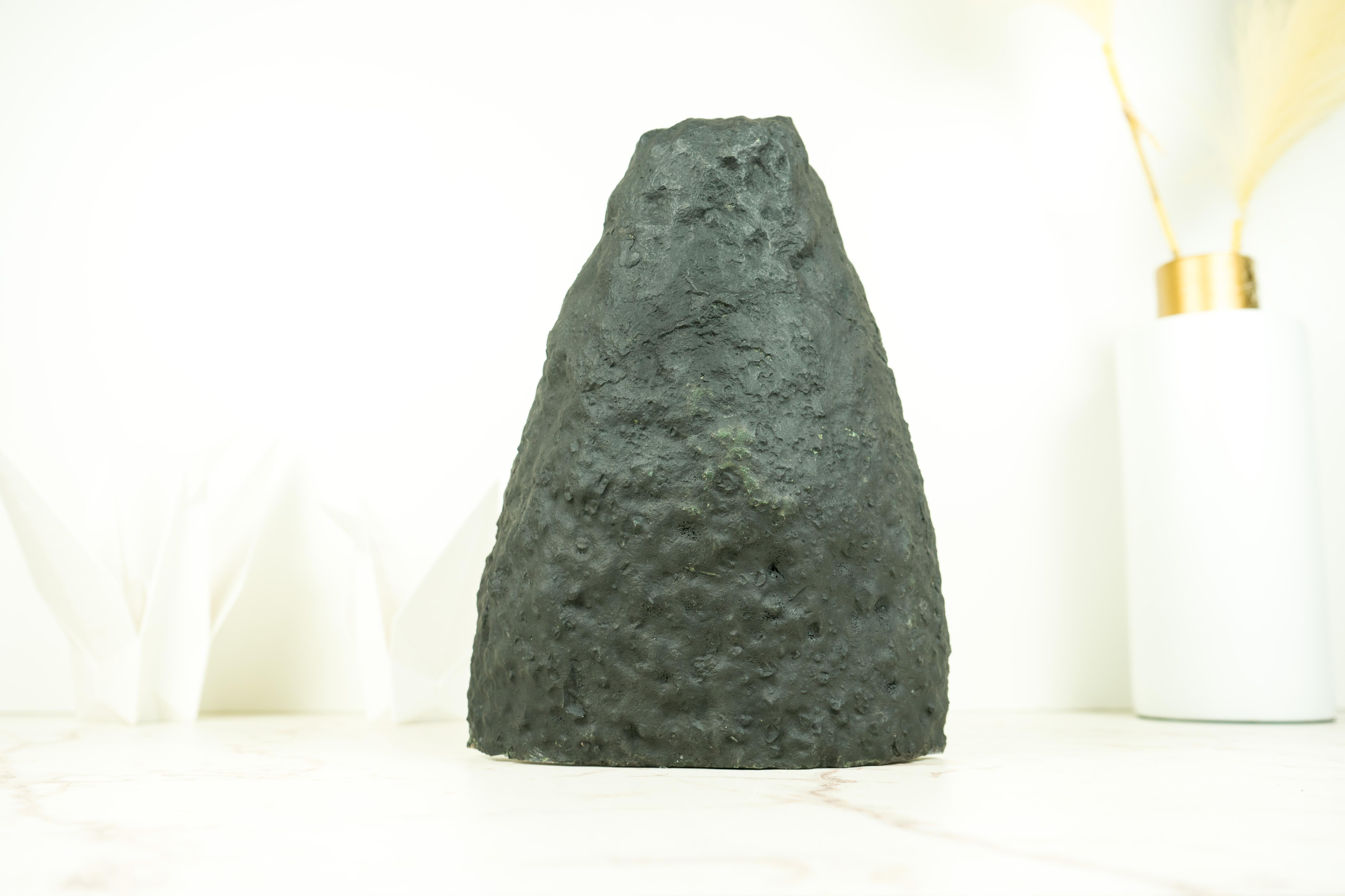 Cristallo Geode di agata a strisce bianche e blu con cristallo Druzy, un'opera d'arte geologica in vendita