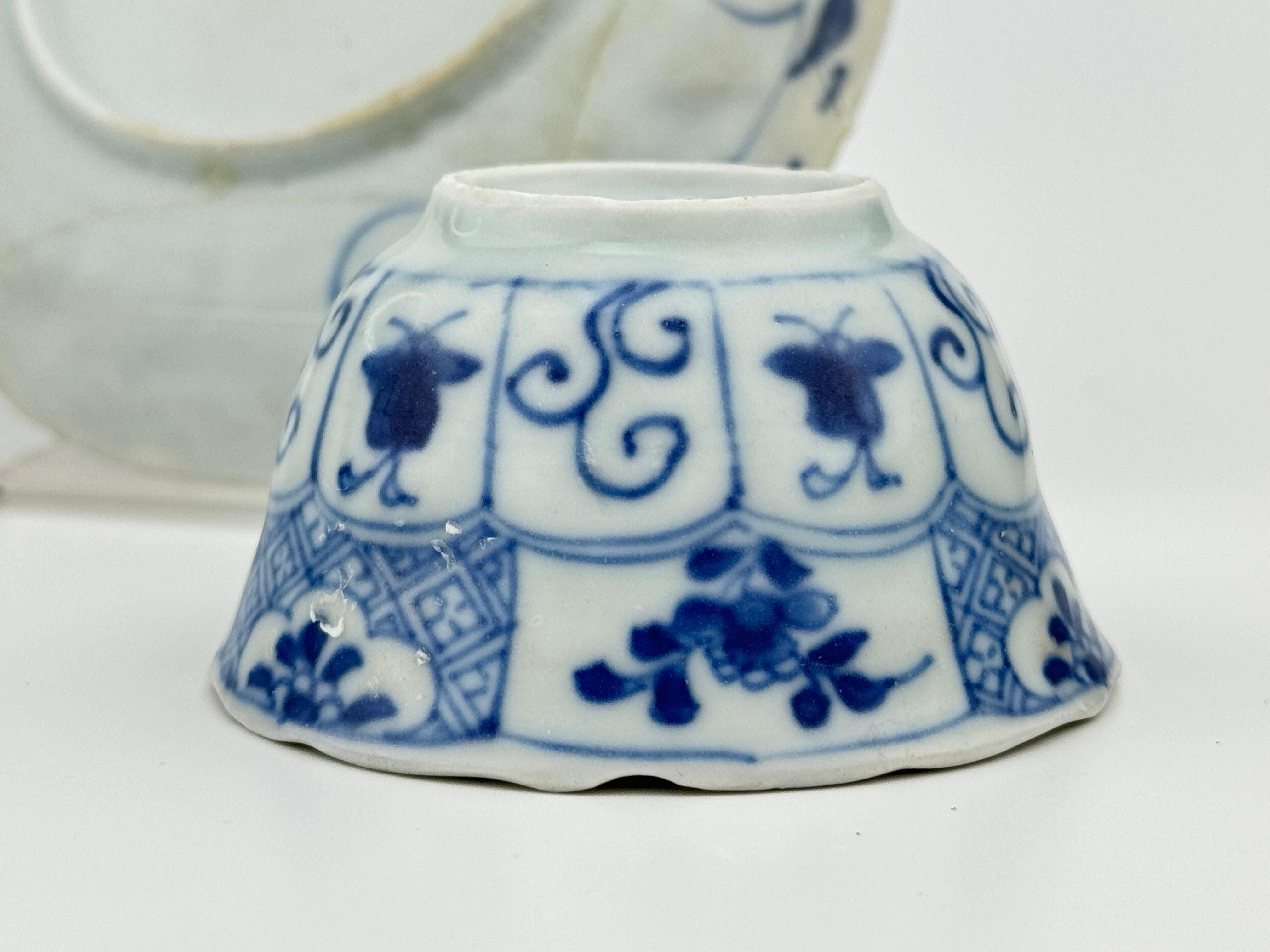 Blau-weißes Teeservice um 1725, Qing Dynastie, Herrschaft Yongzheng (Glasiert) im Angebot