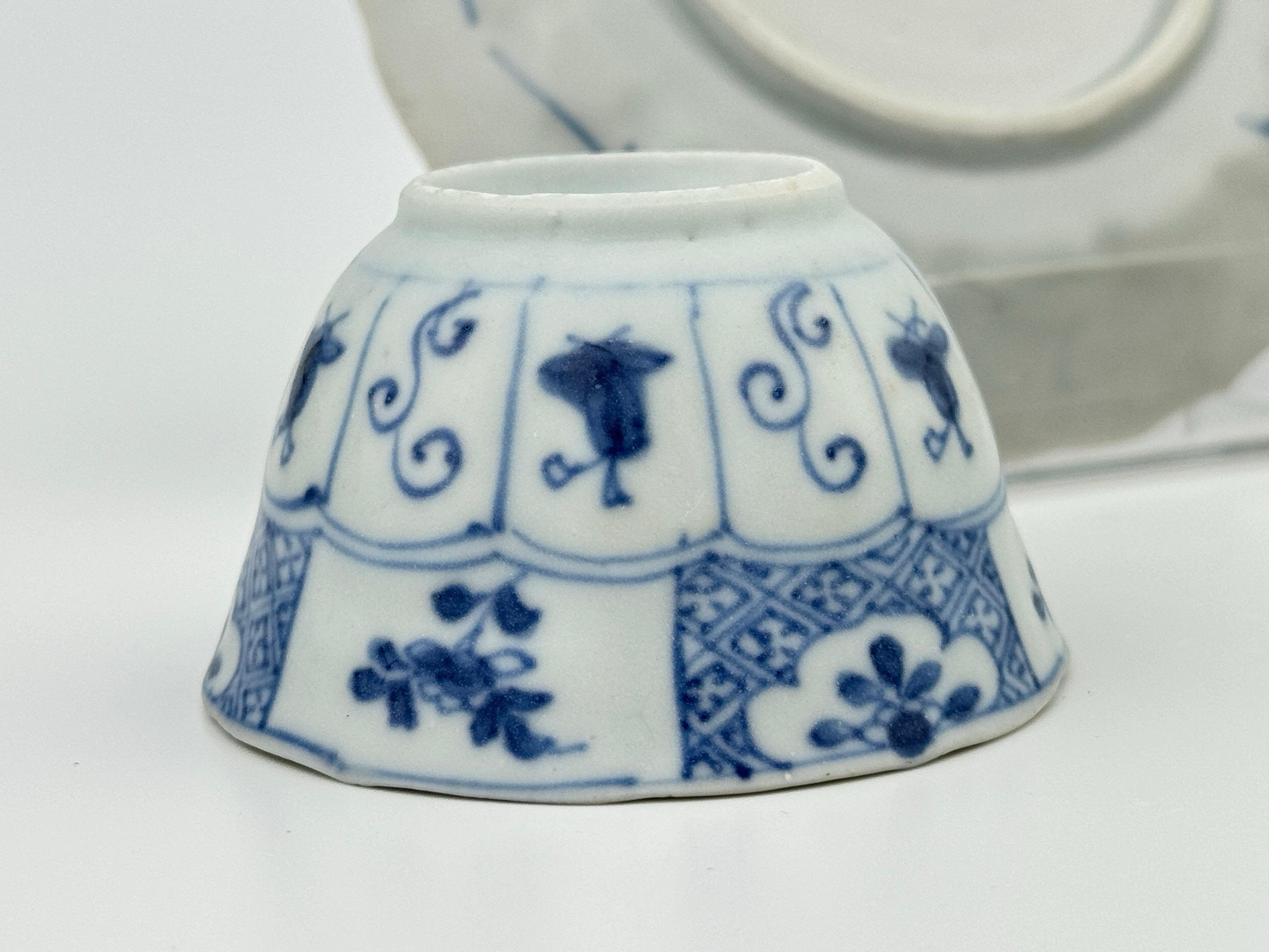 Blau-weißes Teeservice um 1725, Qing Dynastie, Herrschaft Yongzheng im Zustand „Gut“ im Angebot in seoul, KR