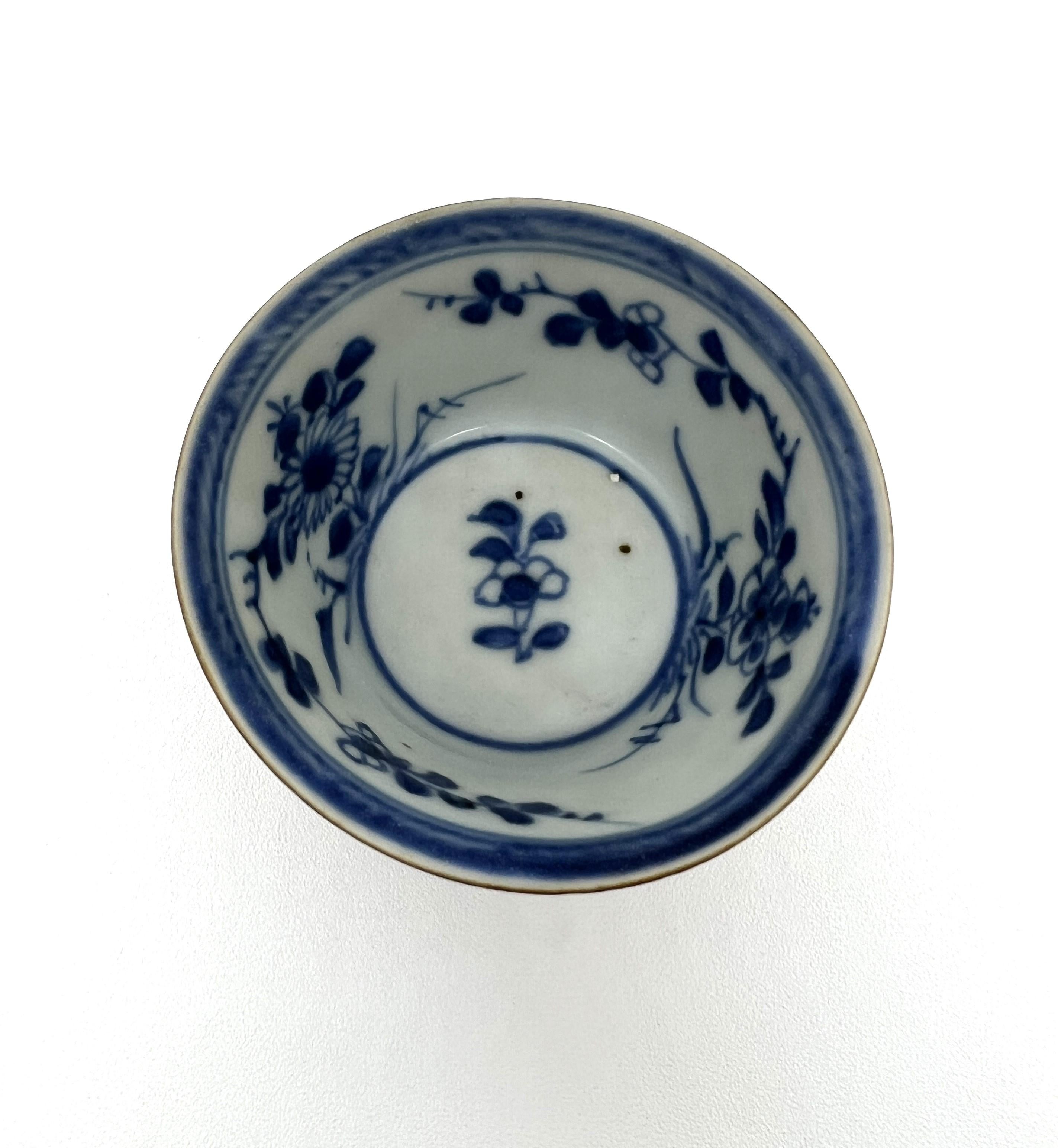 Blue And White Teabowl And Saucer Set Circa 1725, Qing Dynasty, Yongzheng Era In Good Condition For Sale In seoul, KR