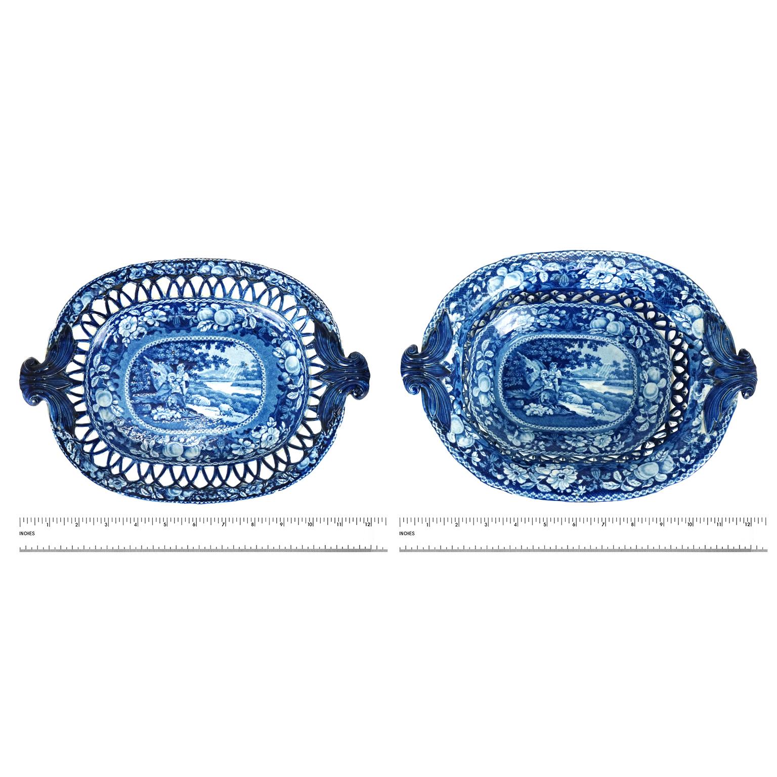 Début du XIXe siècle Bol et sous-assiette de service bleu et blanc vers 1800 en vente