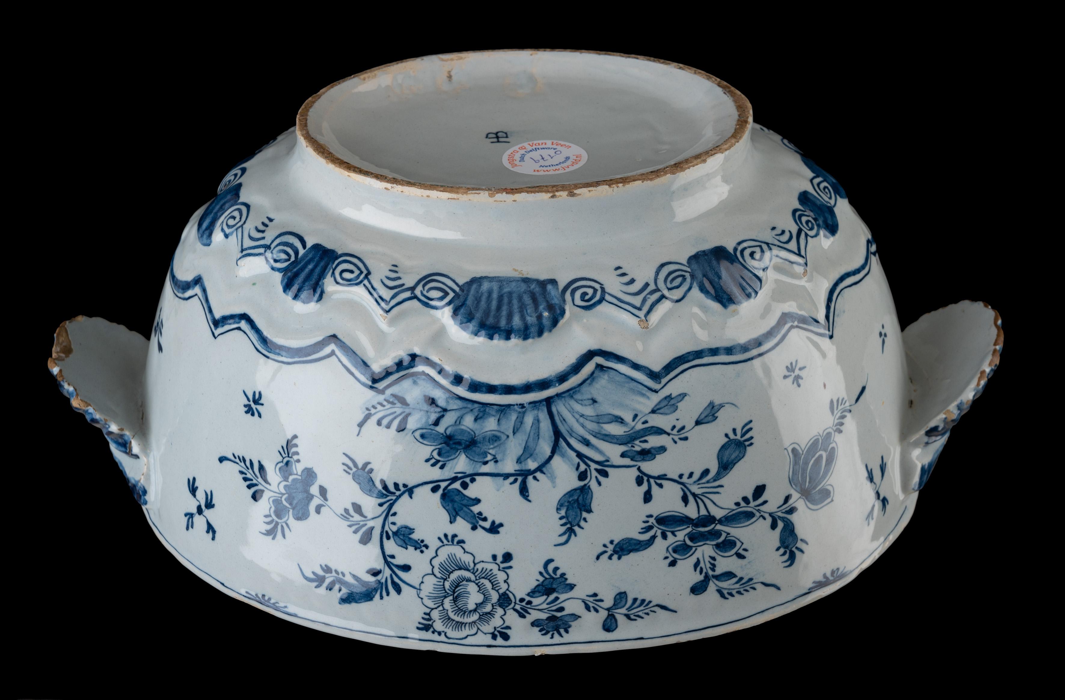 Ceramic Blue and white tureen with flowers Delft, 1761-1777 The Three Porcelain Bottles  For Sale