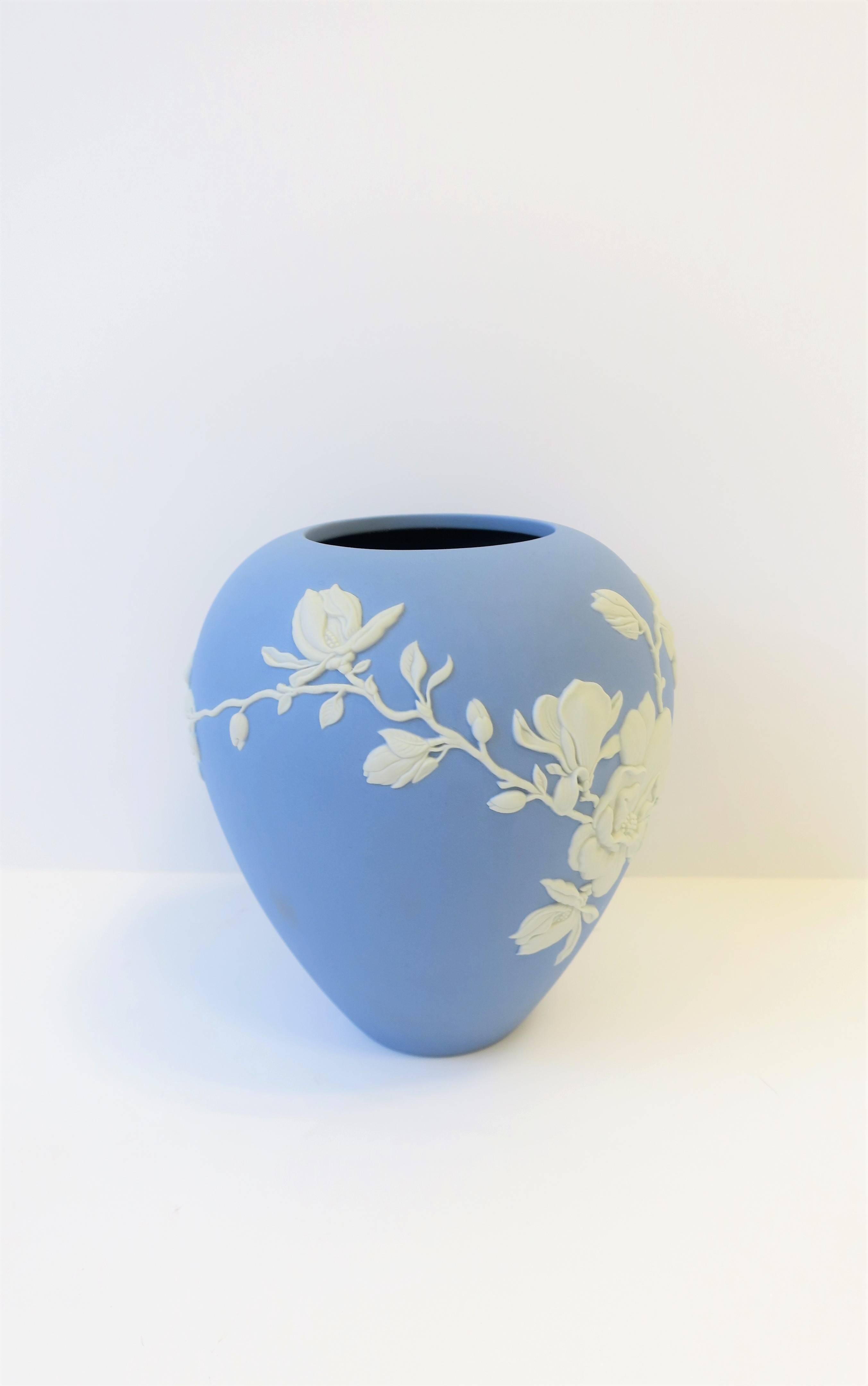 Blue and White Vase by Wedgwood, 21st Century In Excellent Condition In New York, NY