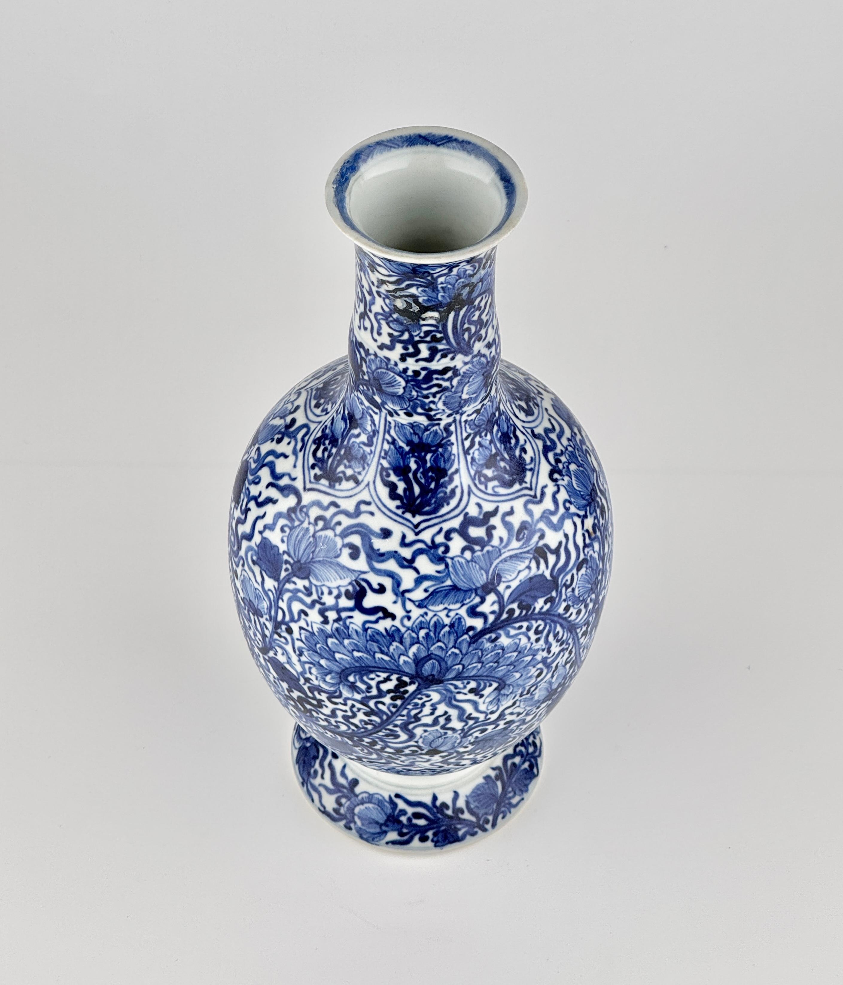 Ceramic Blue and White Vase from Vung Tau Ship, Qing Dynasty Kangxi Era, Circa 1690 For Sale