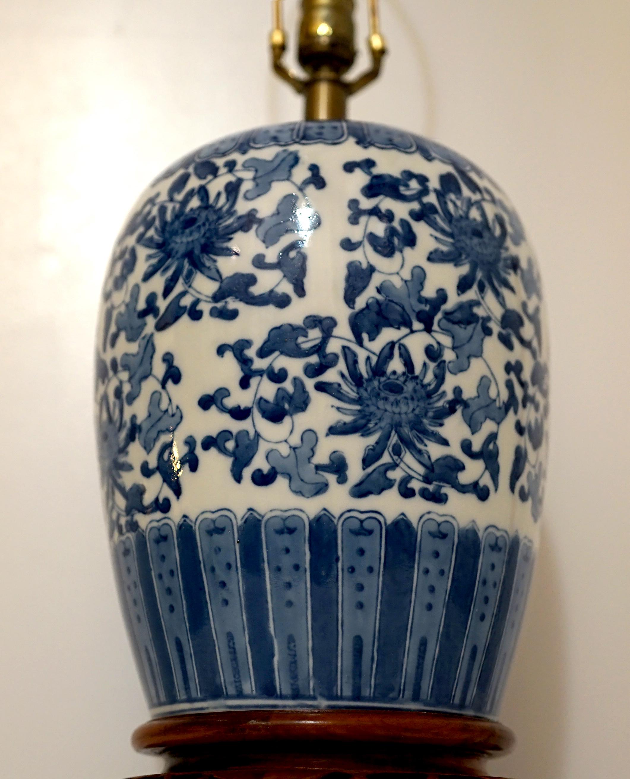 Hand-Painted Blue and White Vintage Porcelain Ginger Jar Lamp with Rosewood Base For Sale