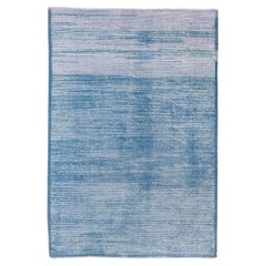 Blau-weiß gewebter marokkanischer Allover-Teppich