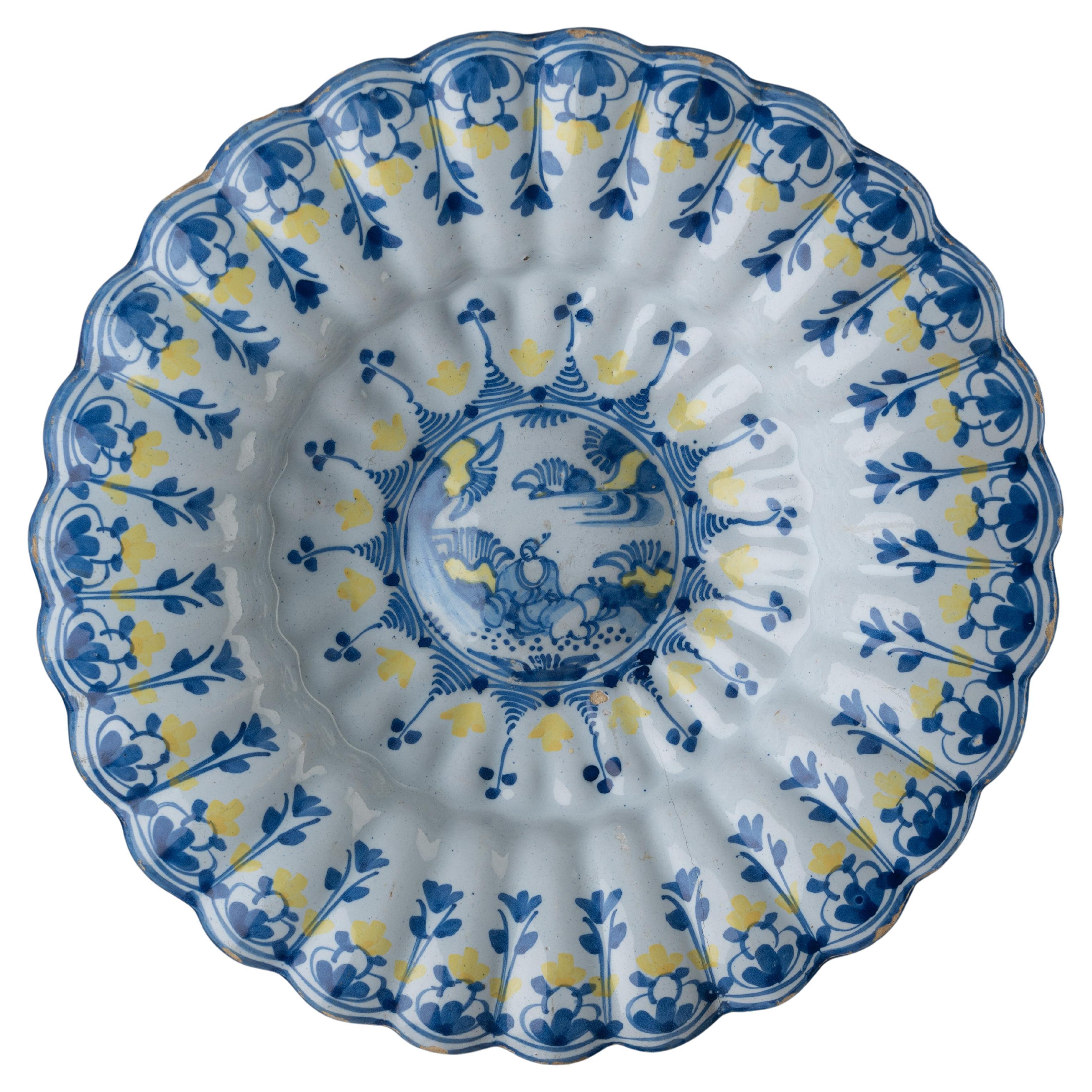 Blue and Yellow Chinoiserie Lobed Dish, Delft, 1680-1700 For Sale