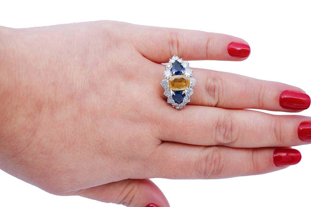 Mixed Cut Blue and Yellow Sapphires, Diamonds, 14 Karat White Gold Retrò Ring For Sale
