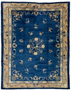 Blauer antiker handgefertigter Peking Chinese Floral Wollteppich