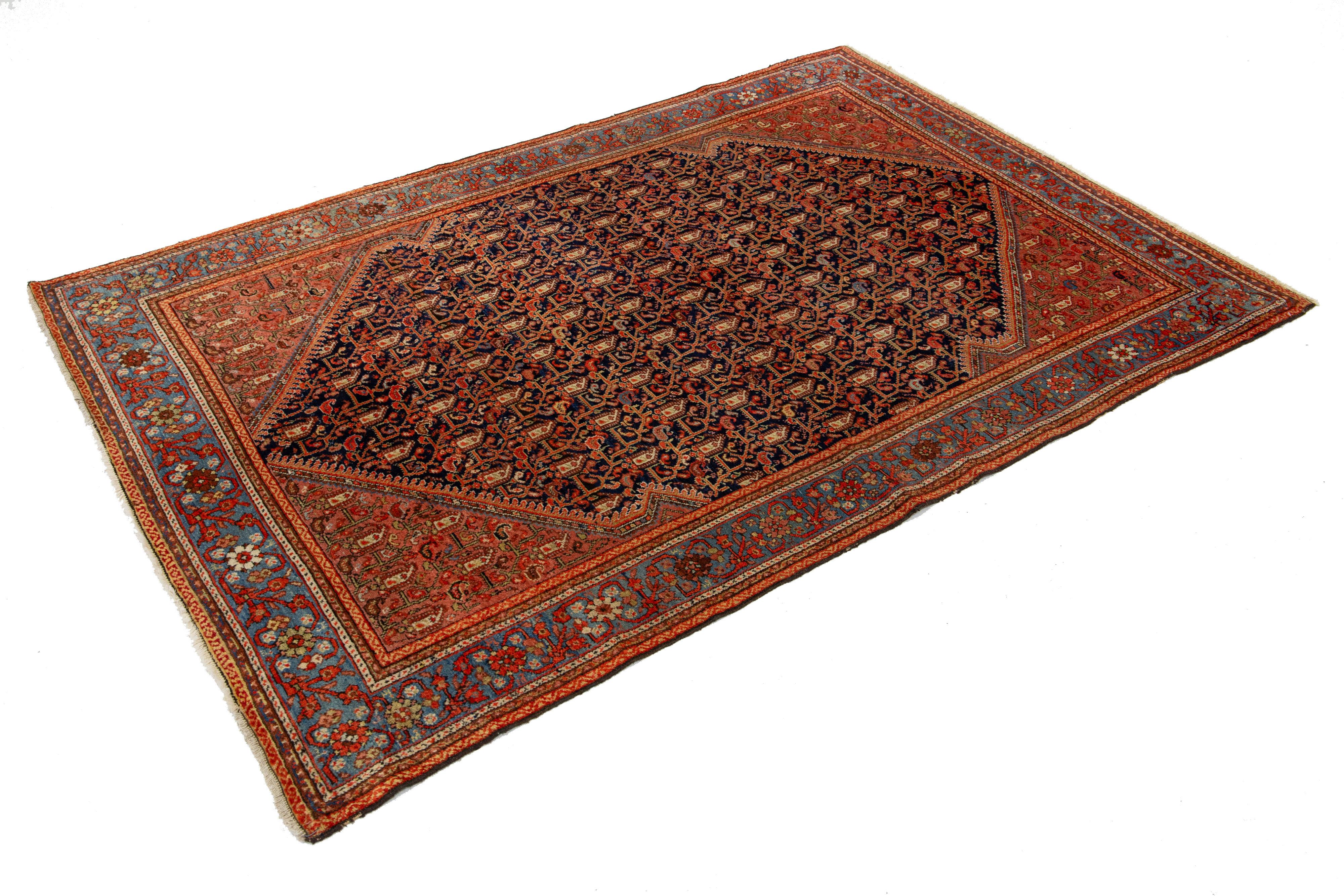 Perse Tapis persan Malayer ancien en laine bleue avec motif rouille sur toute sa surface en vente