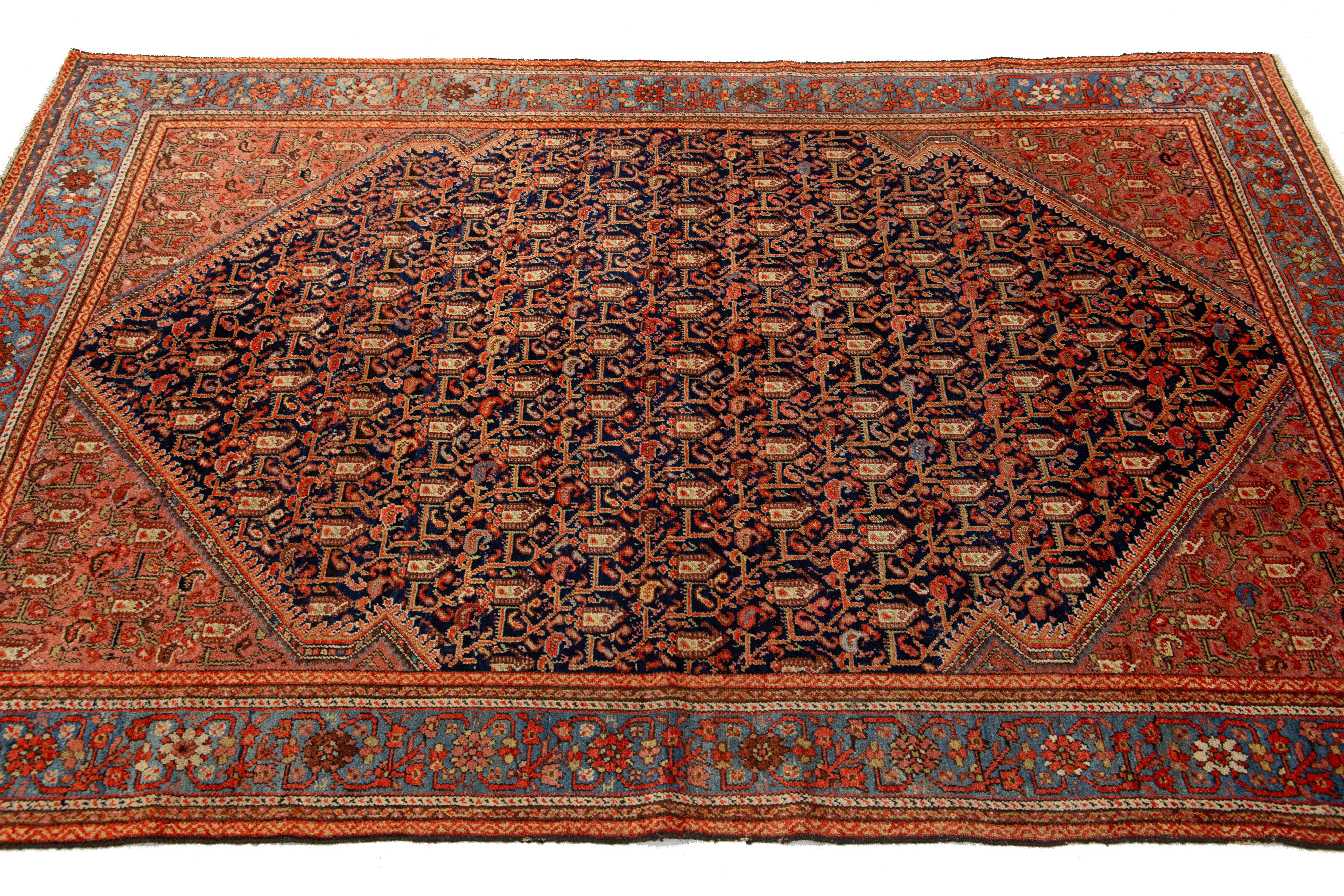Tapis persan Malayer ancien en laine bleue avec motif rouille sur toute sa surface Bon état - En vente à Norwalk, CT