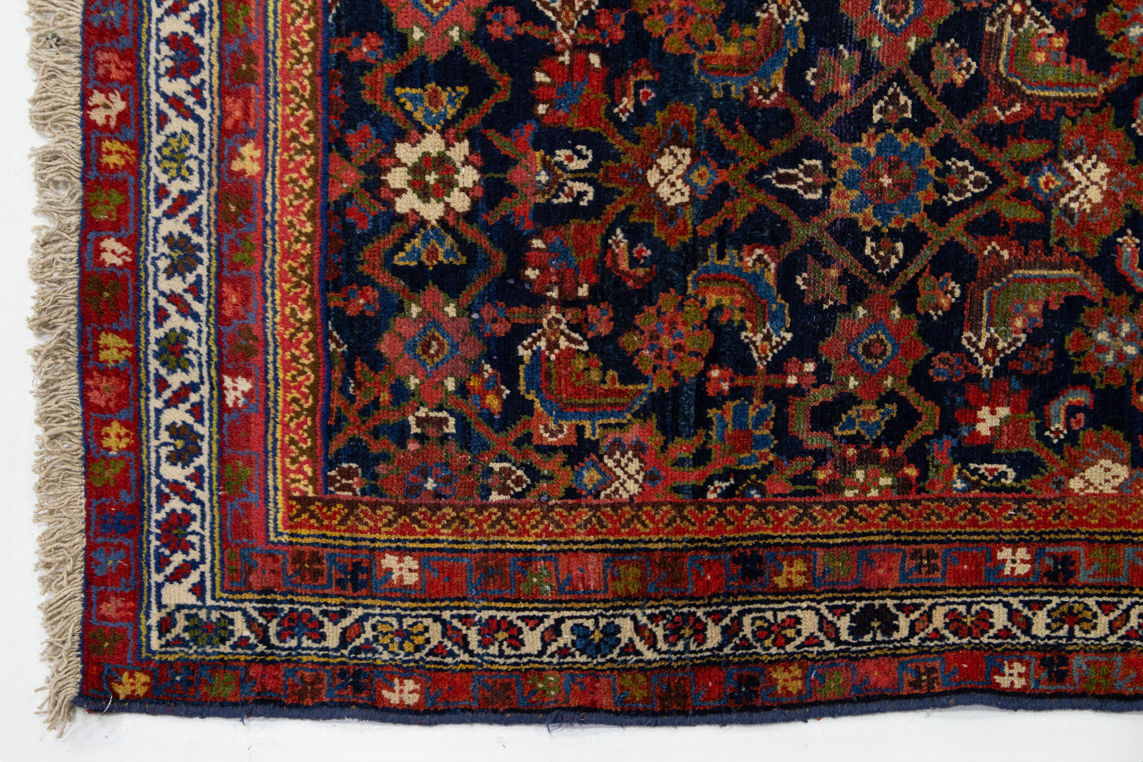20ième siècle Tapis de couloir Malayer bleu ancien avec motif floral sur toute la surface en vente