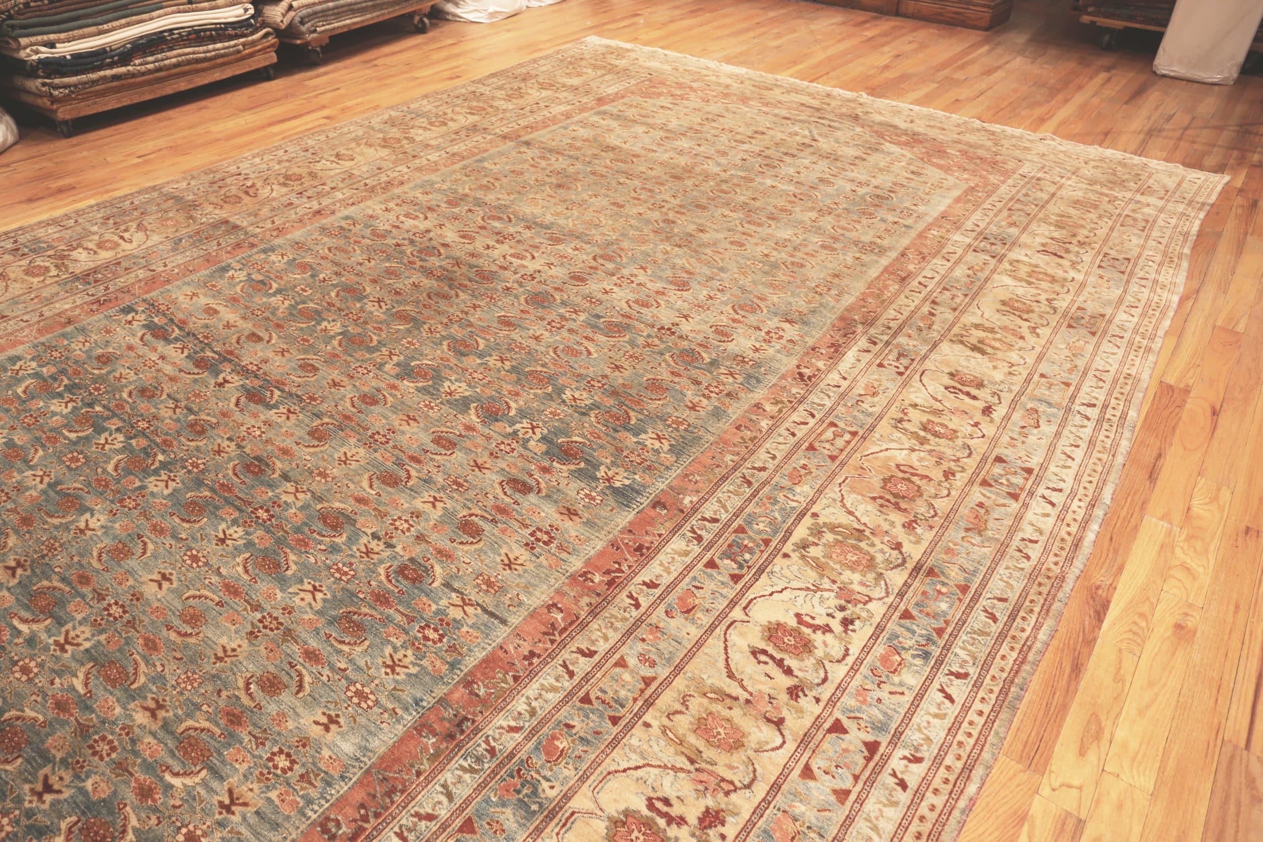 20th Century Antique Persian Malayer Rug. Size: 12 ft 4 in x 18 ft 8 in  For Sale