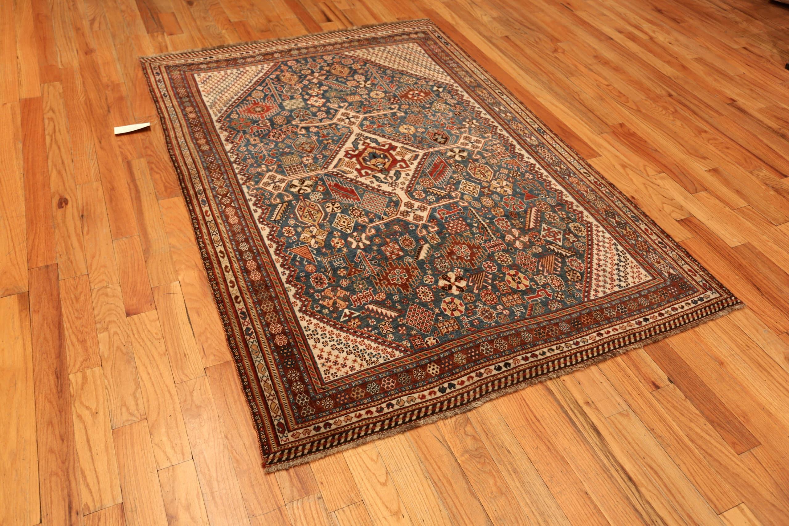 20th Century Nazmiyal Collection Antique Persian Qashqai Rug. Size: 4 ft 10 in x 7 ft 2 in