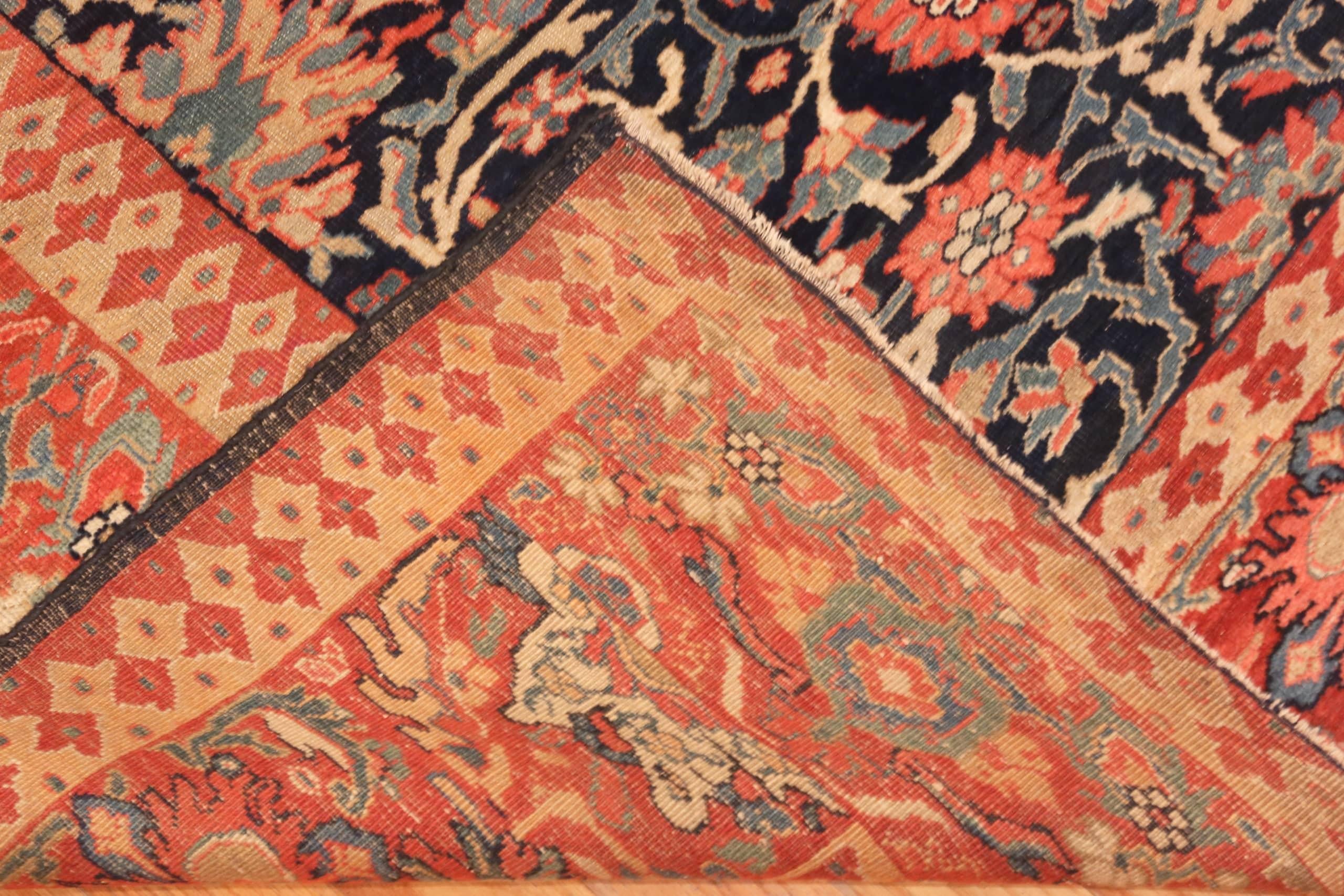 Ancien tapis persan Sarouk Farahan. 8 pieds 2 po. x 10 pieds 2 po. Bon état - En vente à New York, NY