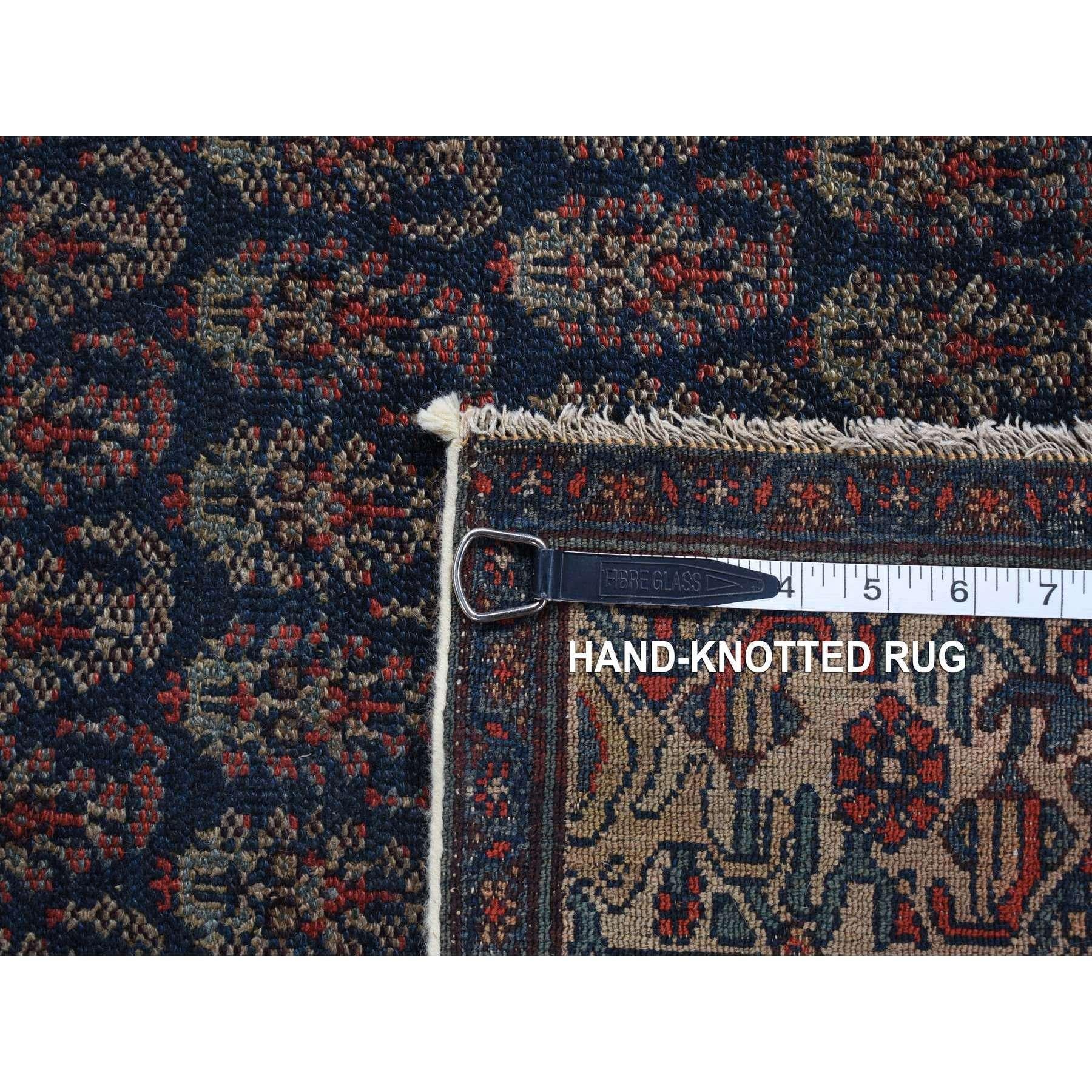 Tapis persan ancien Senneh bleu à motifs intégraux noués à la main et nettoyés à la main en vente 2